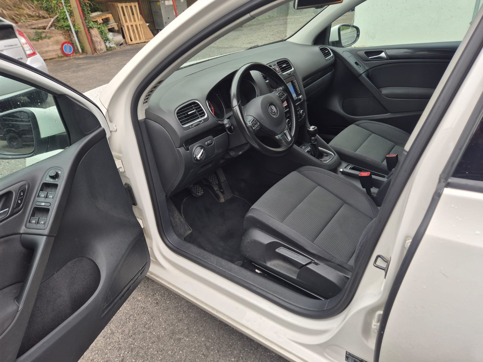 VW Golf 1.4 TSI Highline-image-12