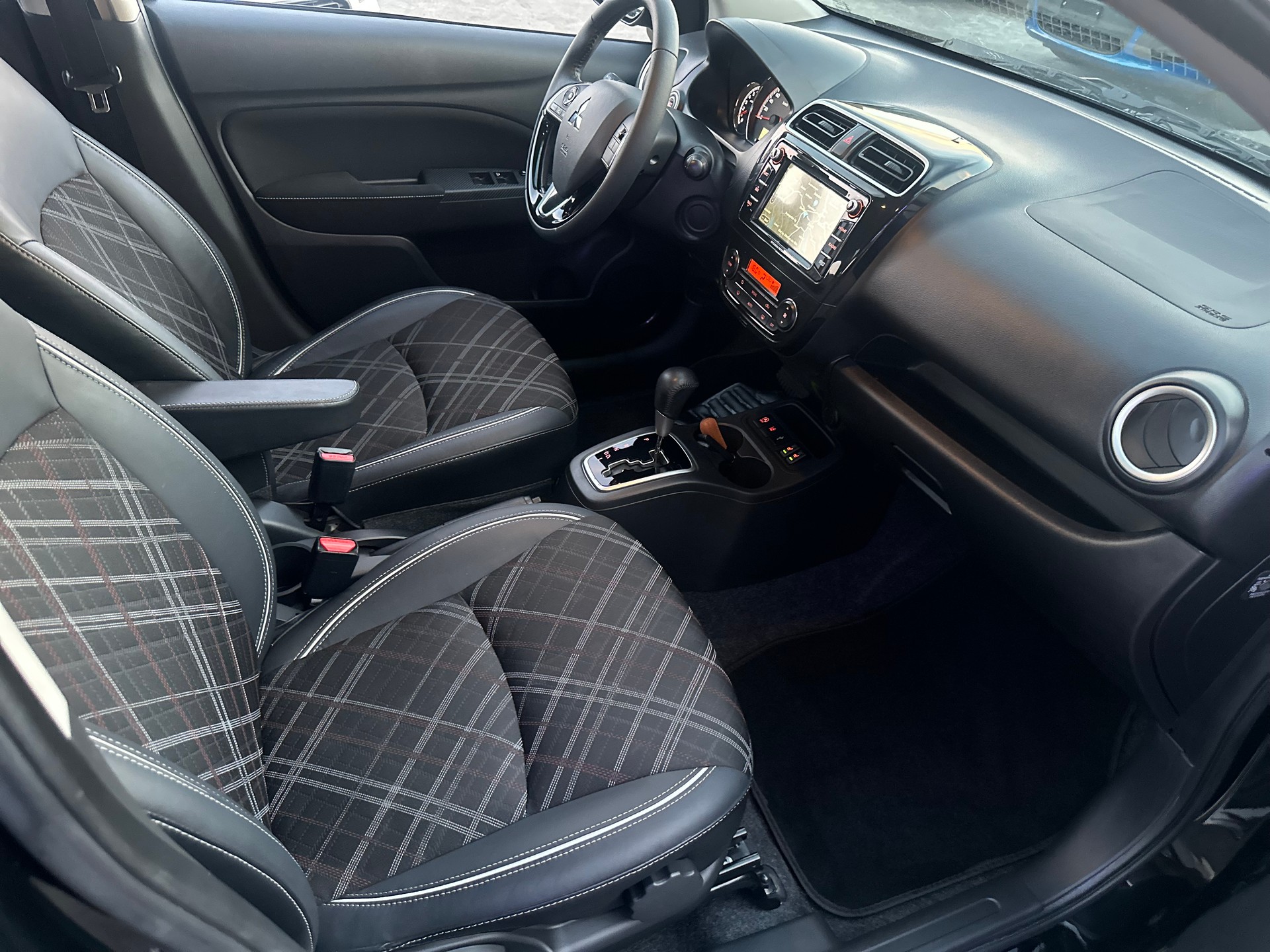 MITSUBISHI Space Star 1.2 Diamond CVT-image-13
