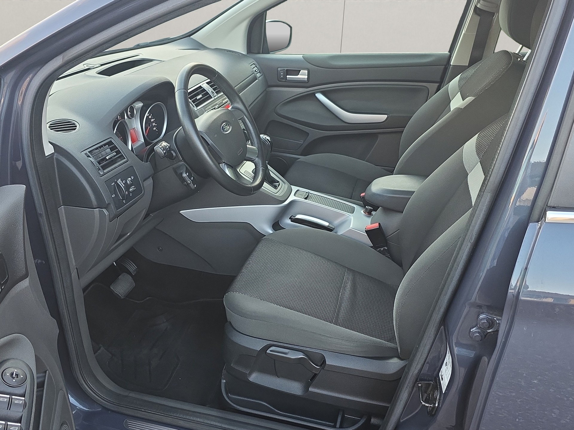 FORD Kuga 2.0 TDCi Titanium 4WD PowerShift-image-8