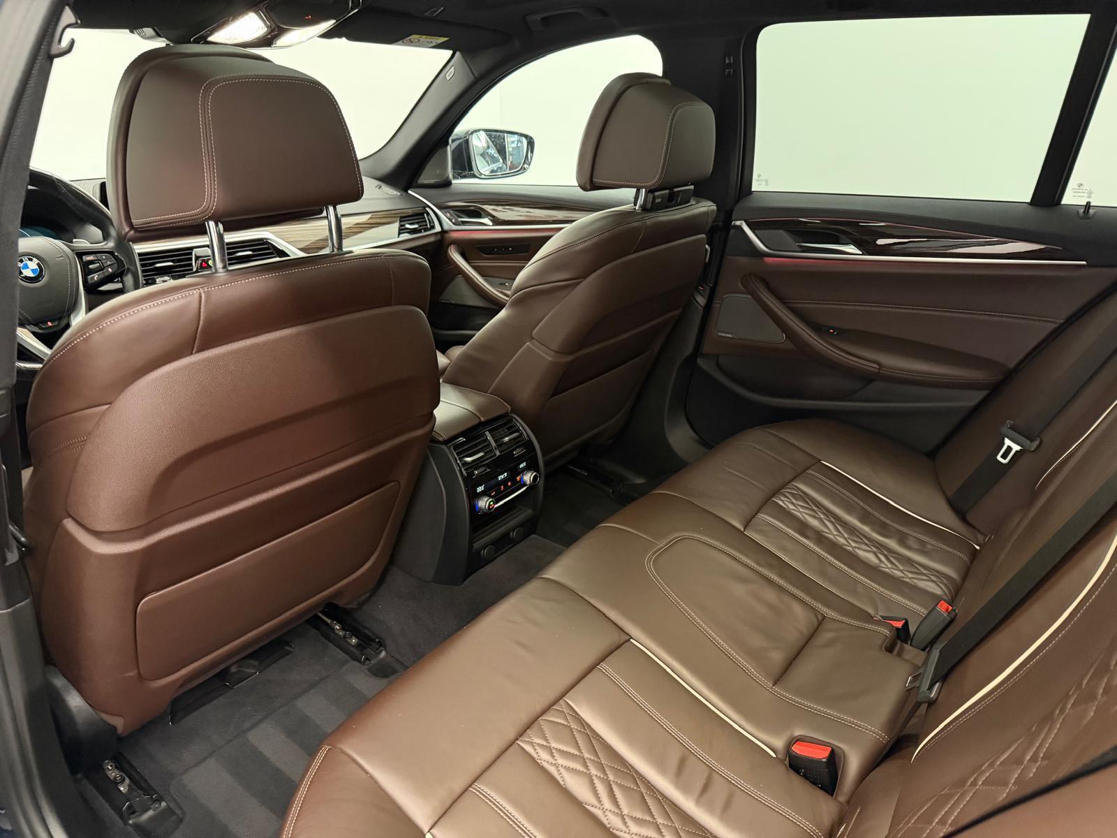 BMW 540d xDrive SAG Touring-image-10