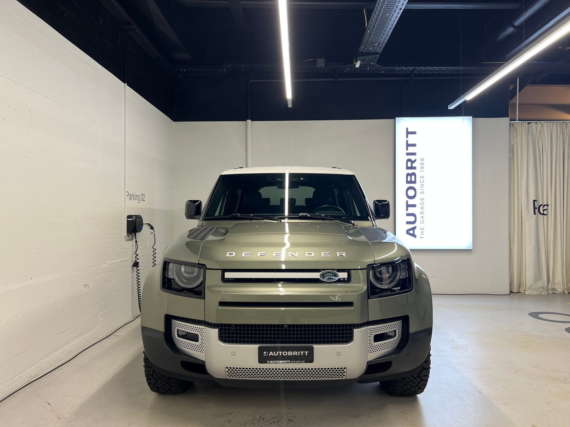 LAND ROVER Defender 90 3.0 D I6 250 SE-image-9