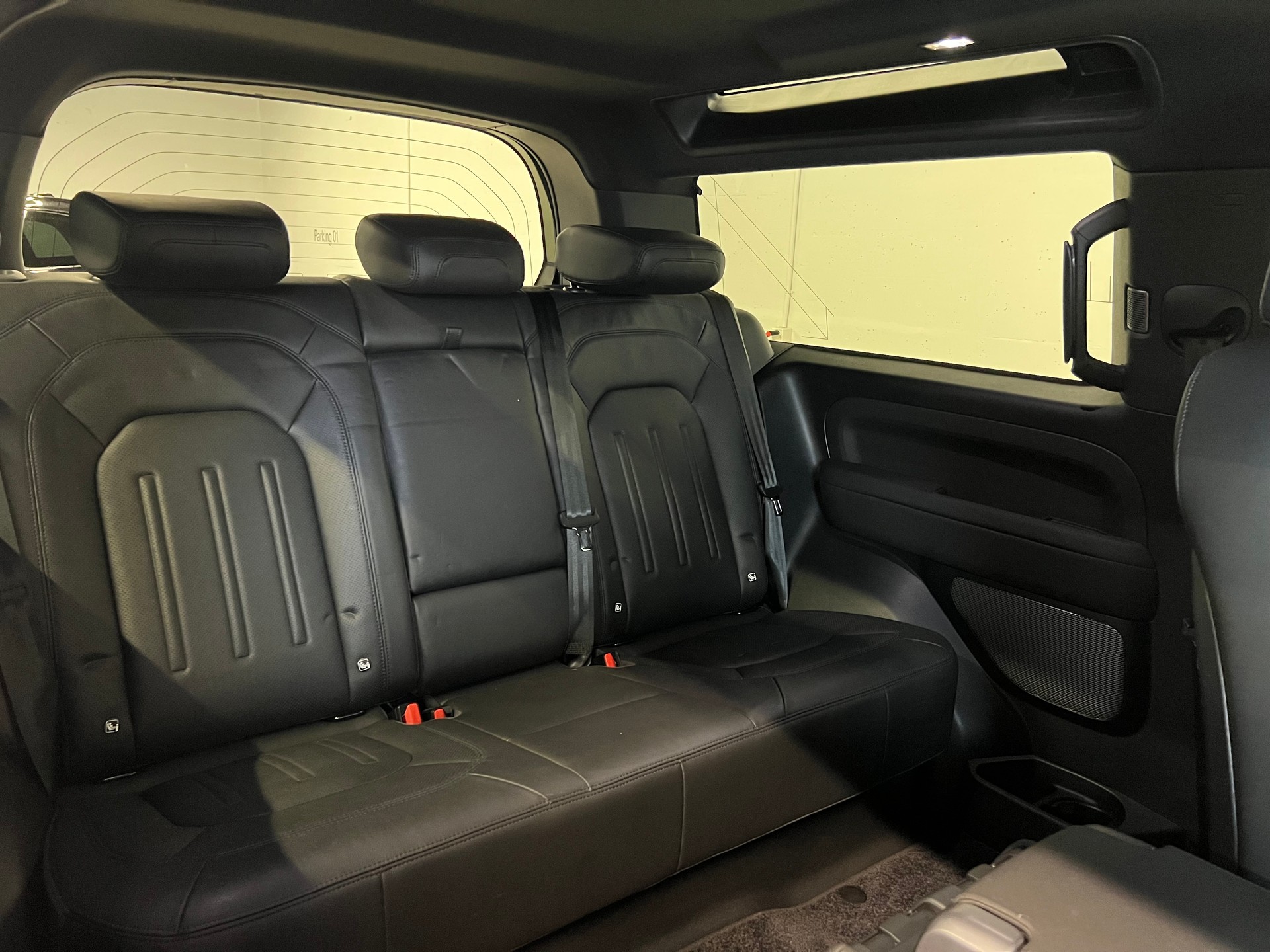 LAND ROVER Defender 90 3.0 D I6 250 SE-image-6