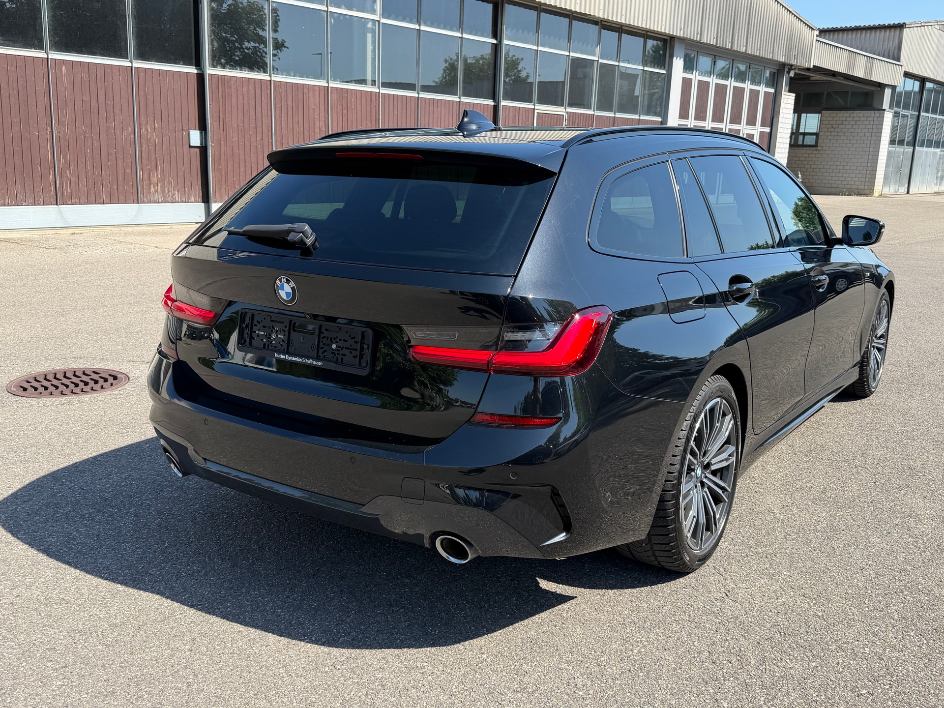 BMW 320d xDrive 48V Touring M Sport Steptronic-image-2