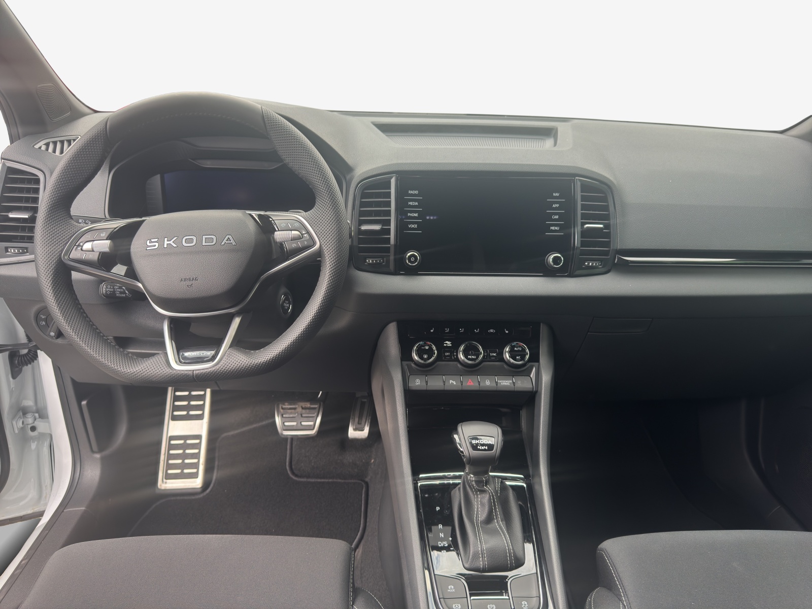 SKODA Karoq 2.0 TSI SportLine 4x4 DSG-image-8