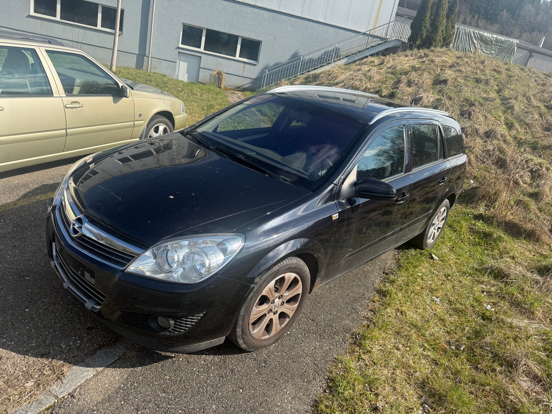 OPEL Astra Caravan 1.9 CDTi 16V Enjoy-image-1