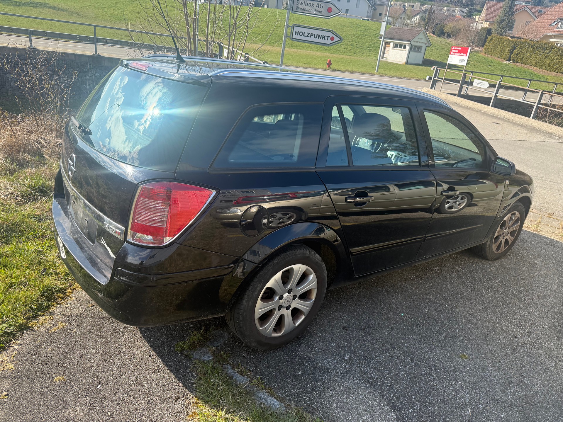 OPEL Astra Caravan 1.9 CDTi 16V Enjoy-image-2