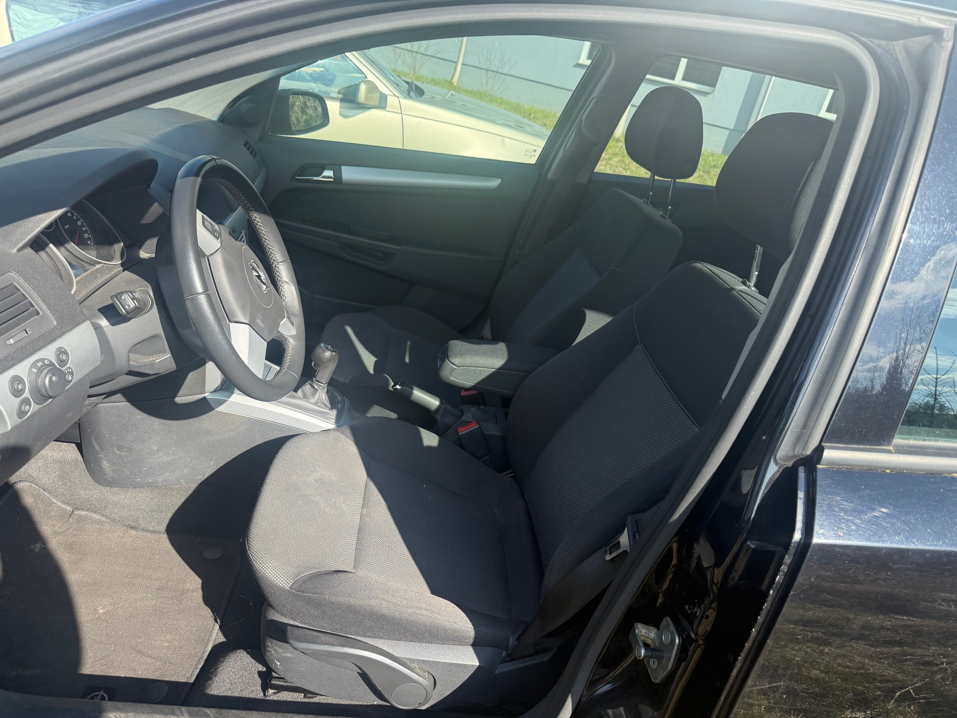 OPEL Astra Caravan 1.9 CDTi 16V Enjoy-image-5