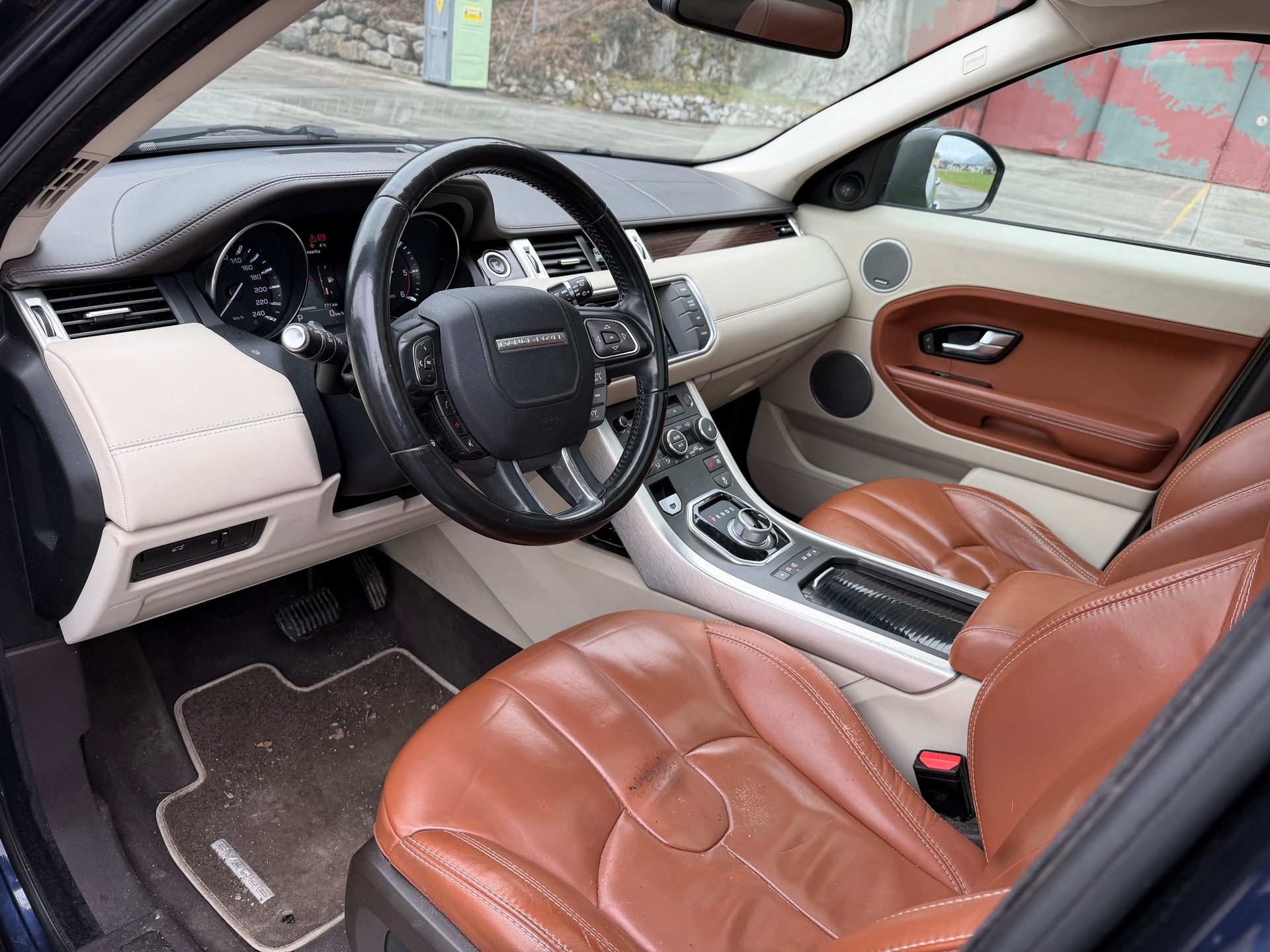 LAND ROVER Range Rover Evoque 2.2 TD4 Prestige AT9-image-11