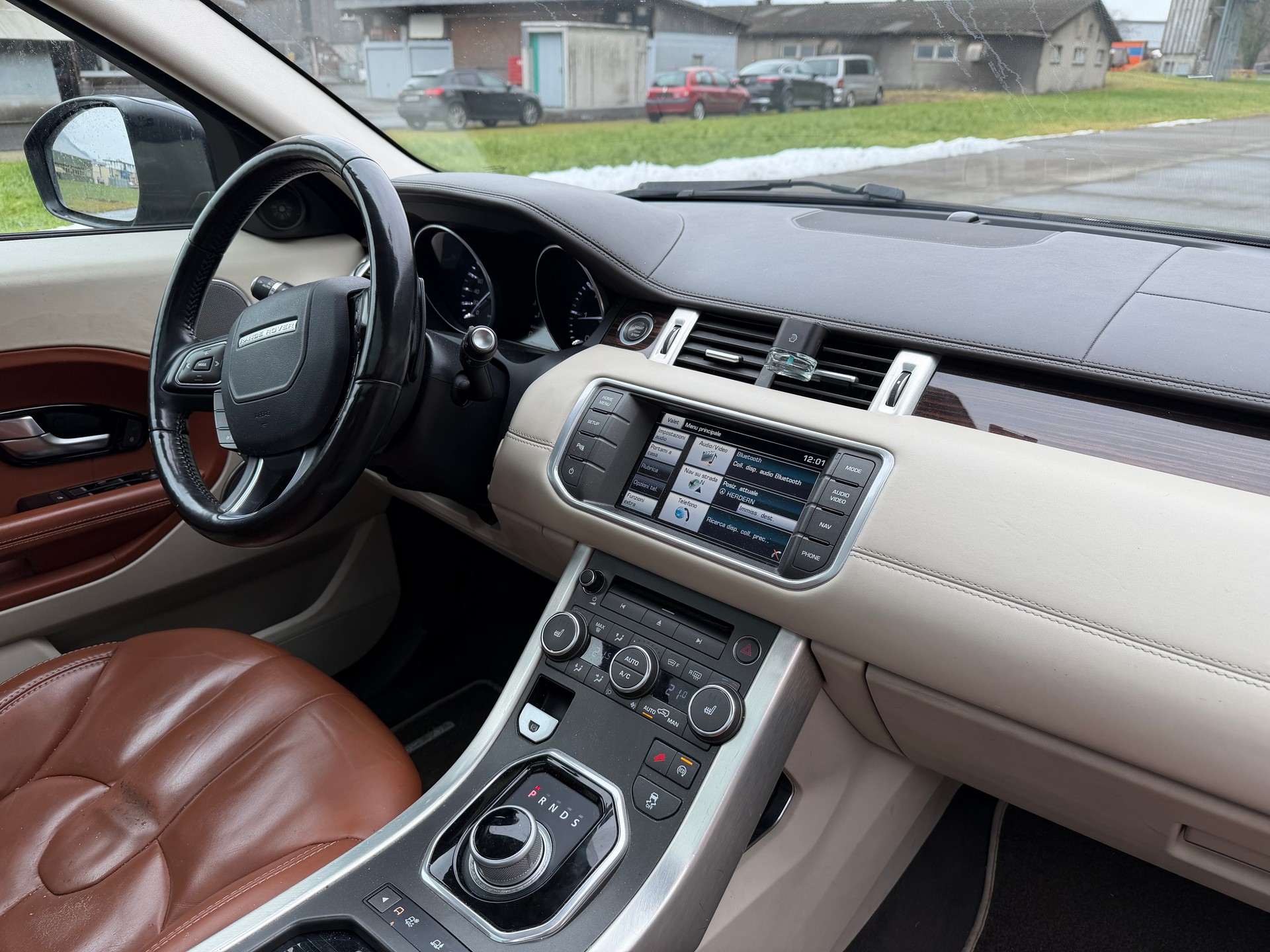 LAND ROVER Range Rover Evoque 2.2 TD4 Prestige AT9-image-10
