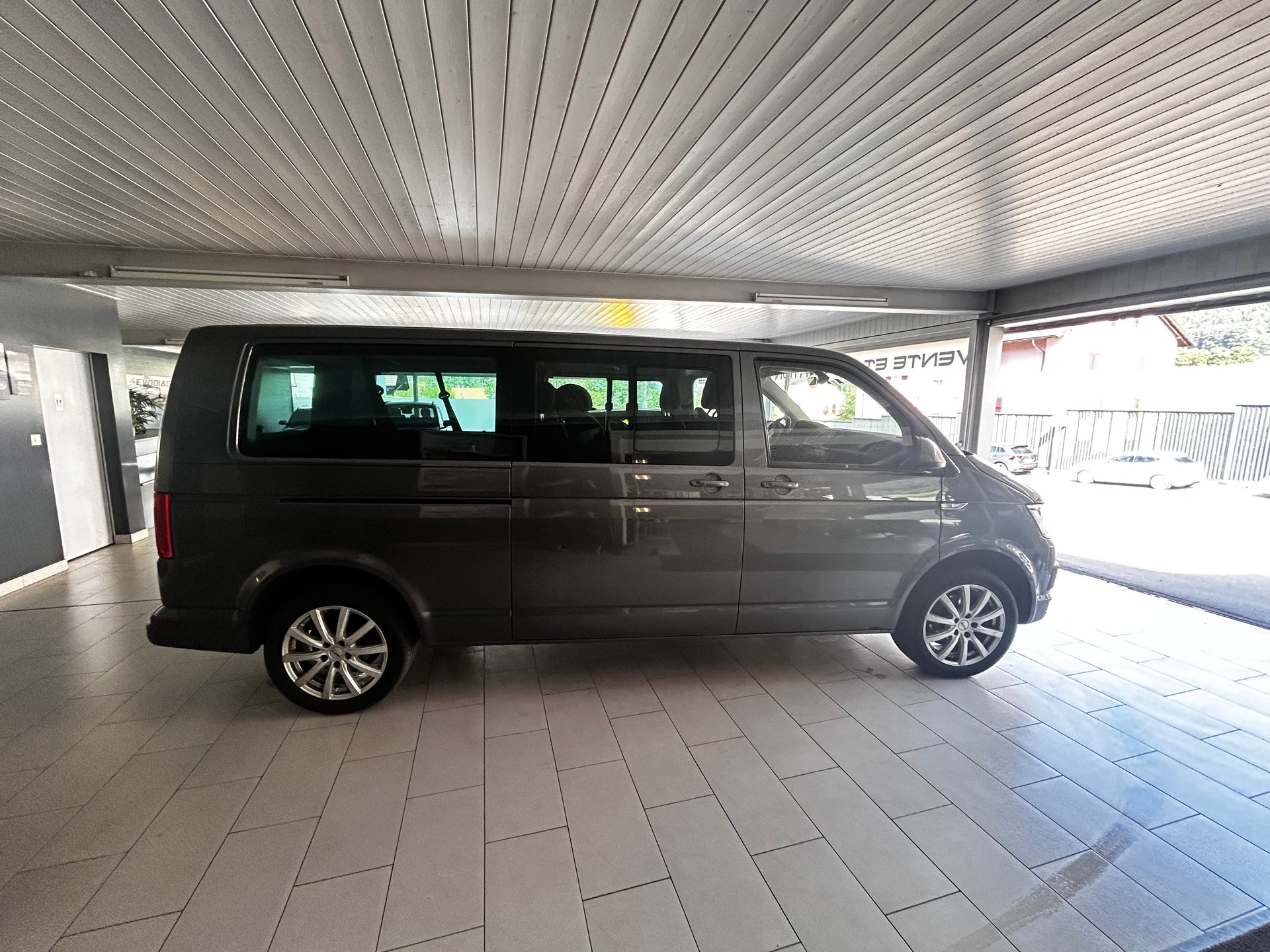 VW T6 Caravelle 2.0 TDI Comfortline 4Motion DSG-image-7