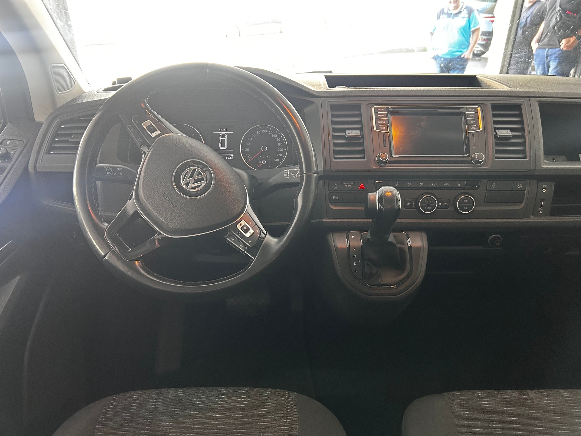 VW T6 Caravelle 2.0 TDI Comfortline 4Motion DSG-image-8