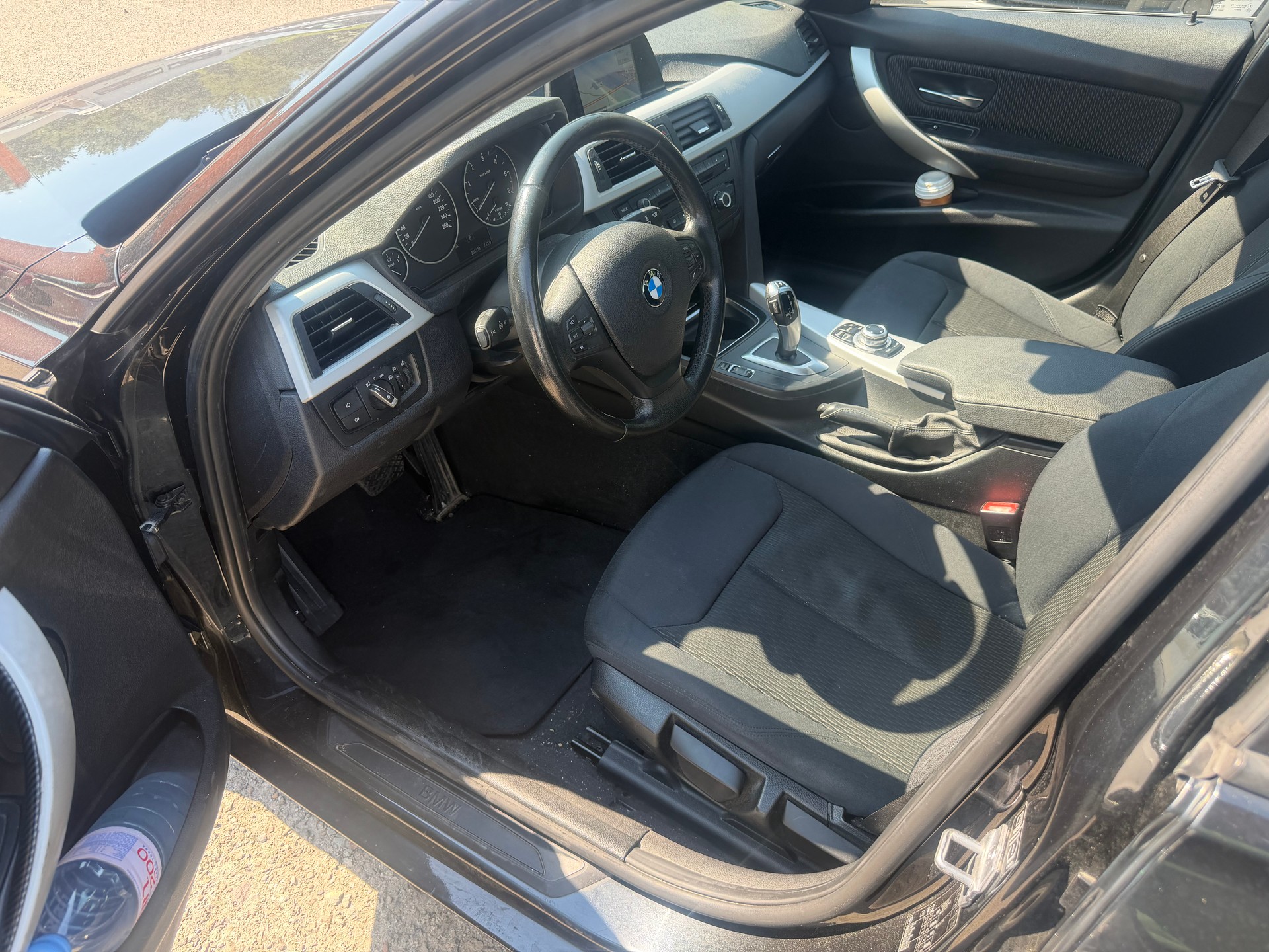 BMW 318d Modern Line Steptronic-image-4