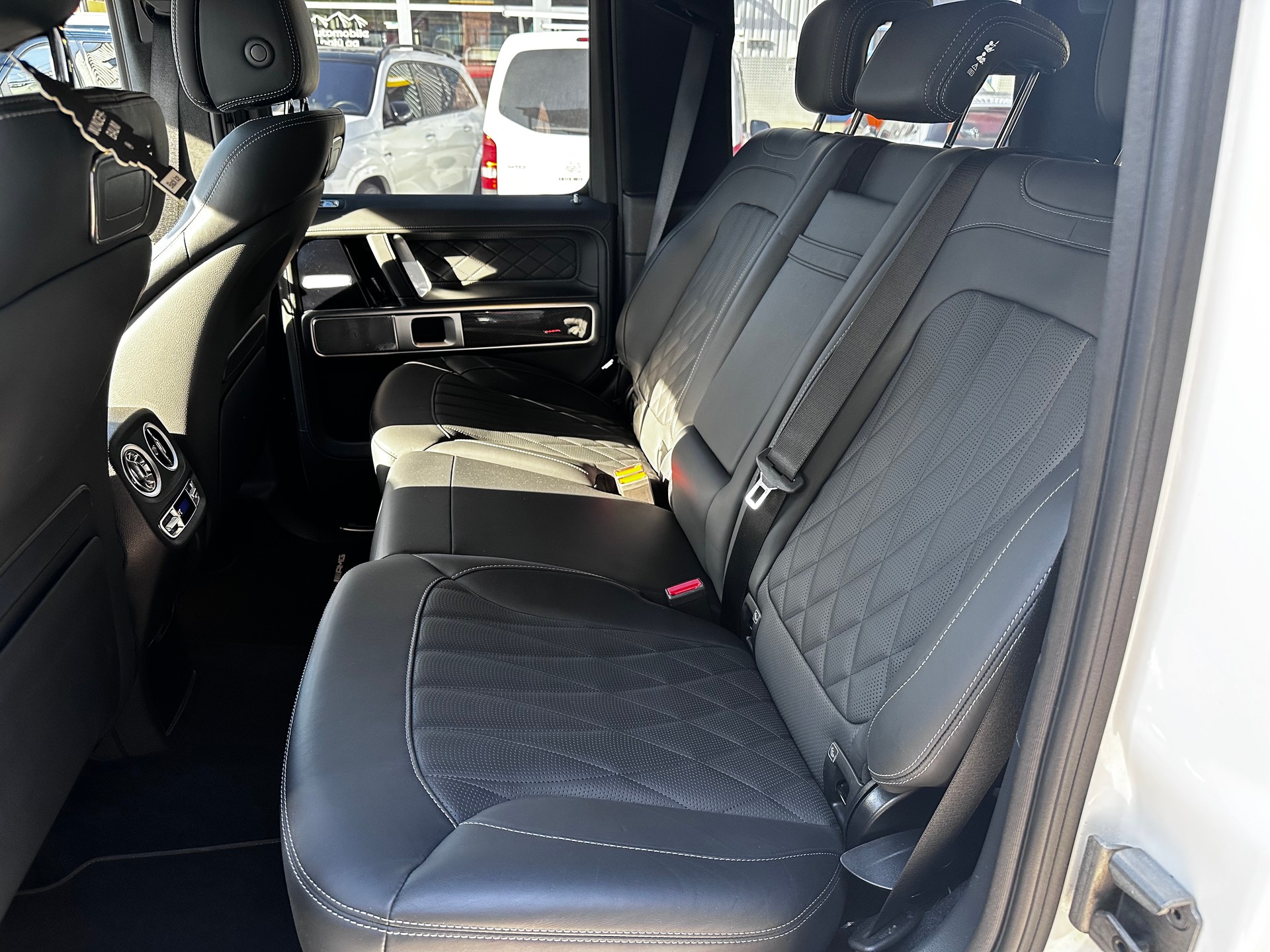 MERCEDES-BENZ G 400 d AMG Line 4matic-image-11