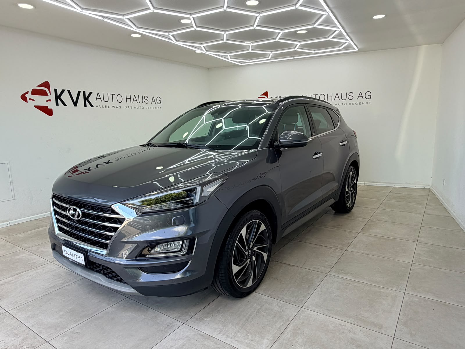 HYUNDAI Tucson 1.6 TGDI Amplia 4WD DCT-showroom-element-3