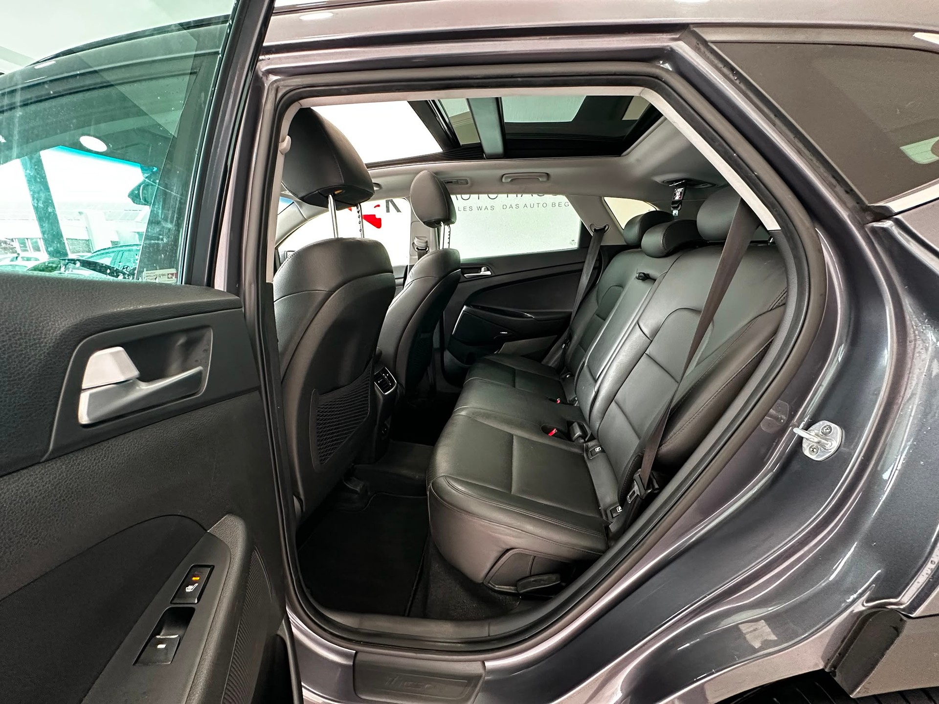 HYUNDAI Tucson 1.6 TGDI Amplia 4WD DCT-image-13