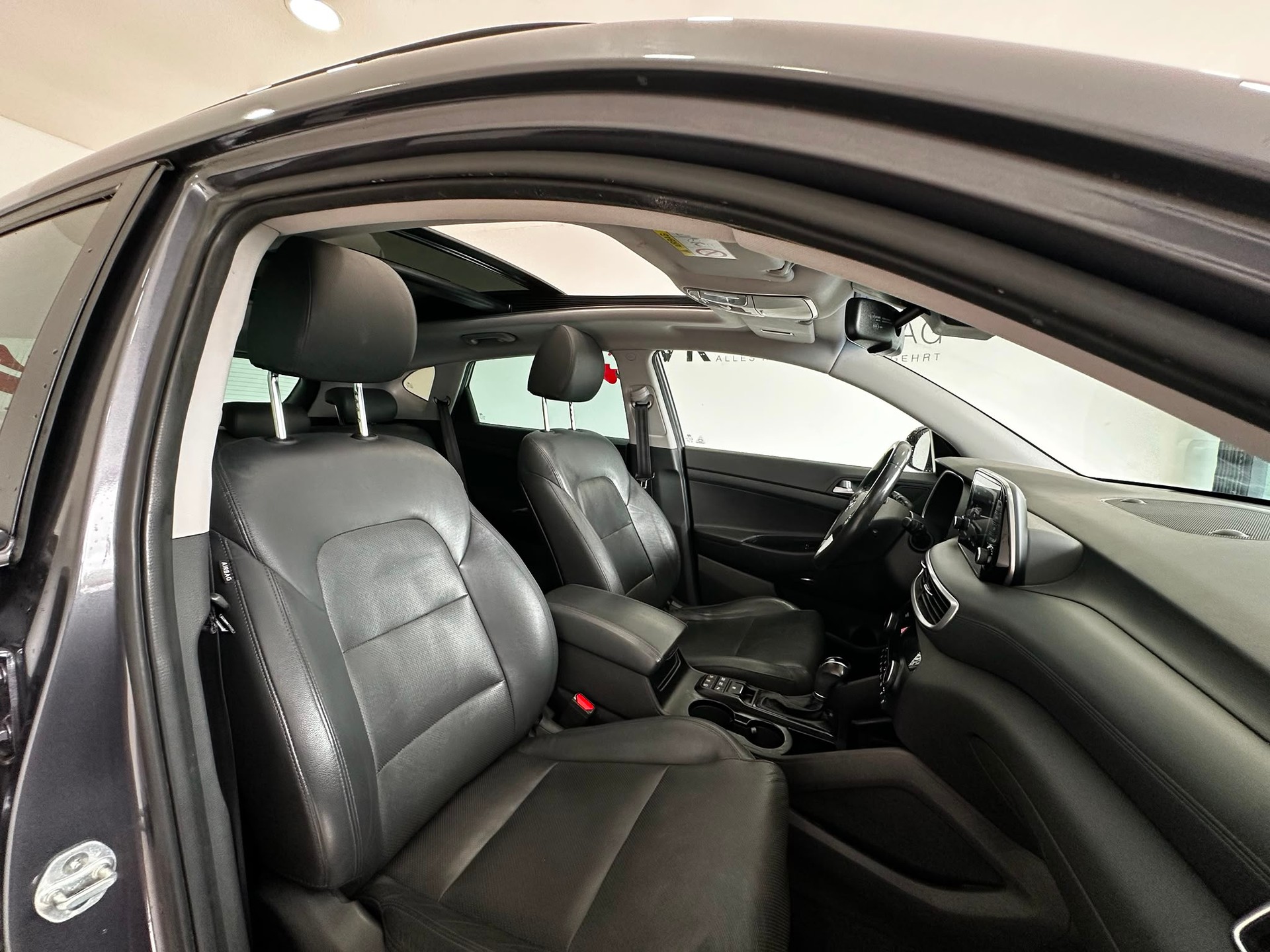 HYUNDAI Tucson 1.6 TGDI Amplia 4WD DCT-image-11