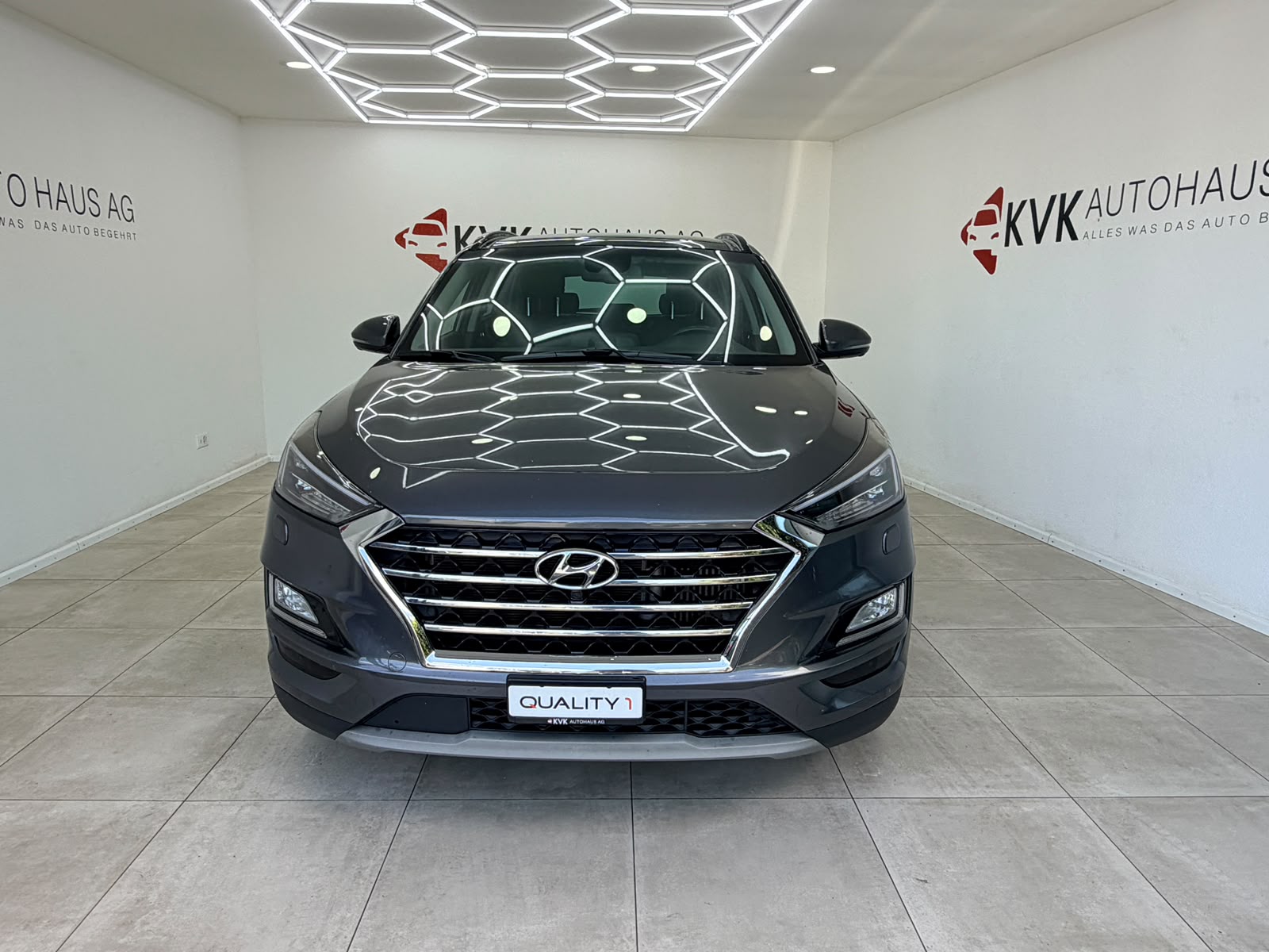 HYUNDAI Tucson 1.6 TGDI Amplia 4WD DCT-showroom-element-2