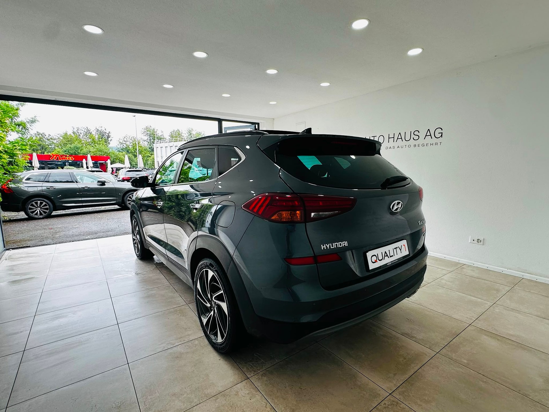 HYUNDAI Tucson 1.6 TGDI Amplia 4WD DCT-image-3