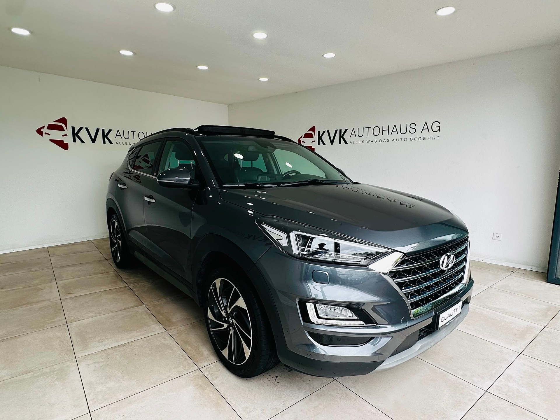 HYUNDAI Tucson 1.6 TGDI Amplia 4WD DCT-image-2