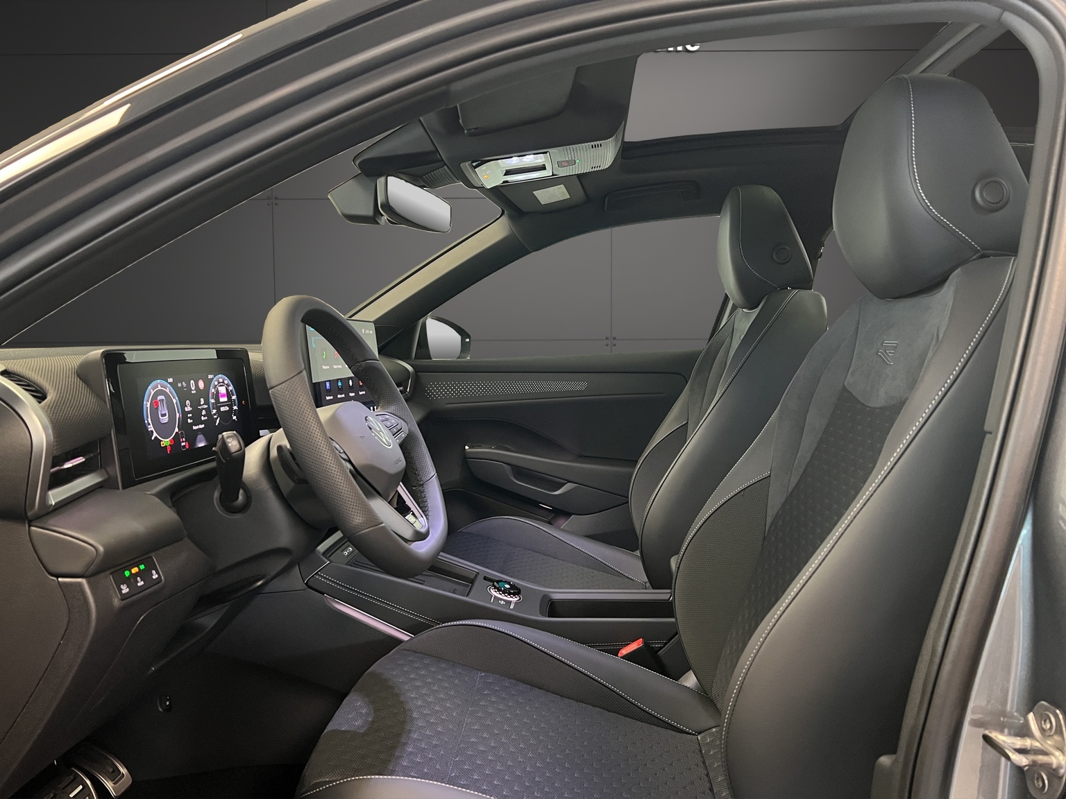 VW T-Roc 1.5 eTSI mHEV R-Line DSG-image-5