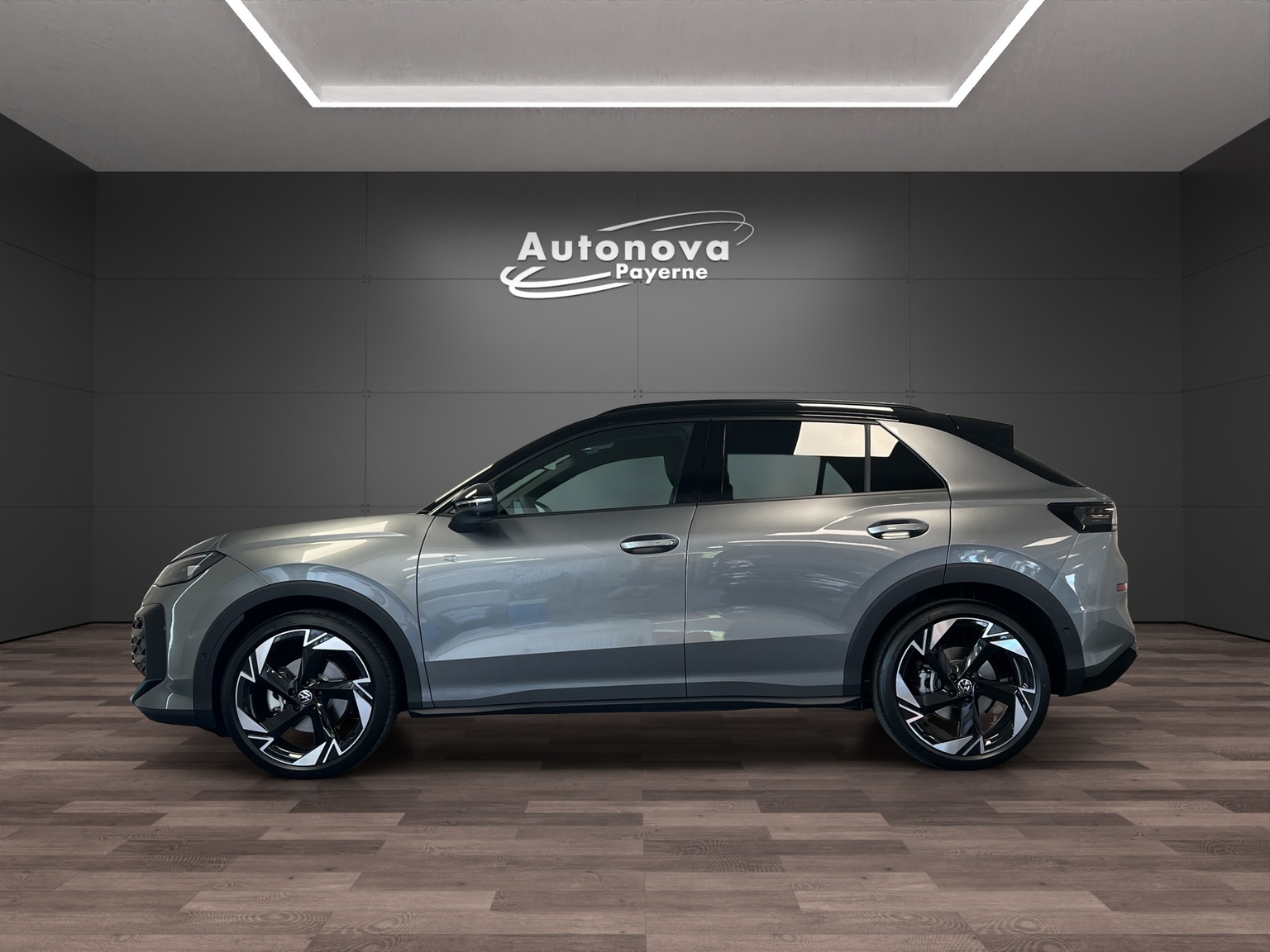 VW T-Roc 1.5 eTSI mHEV R-Line DSG-image-2