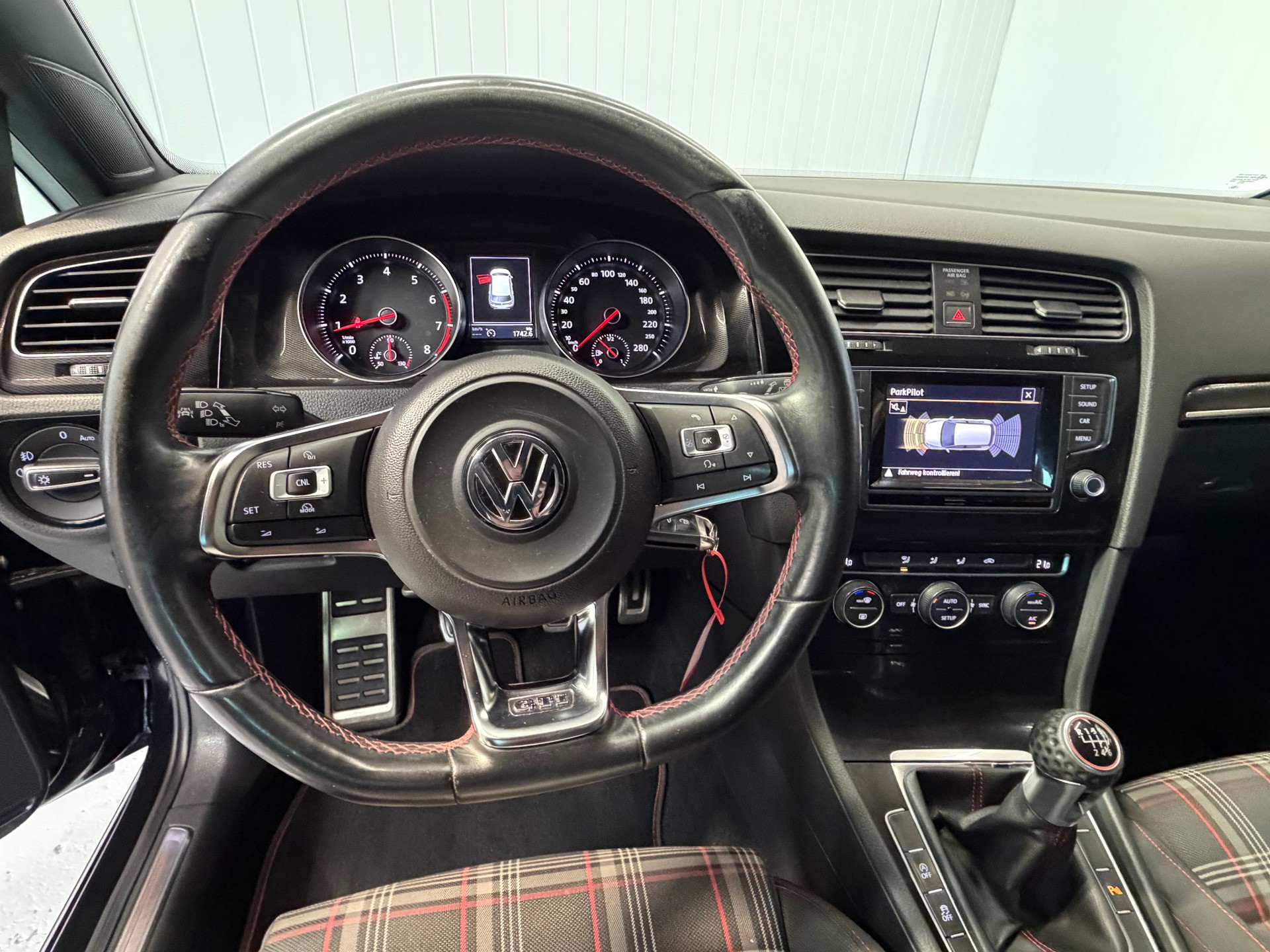VW Golf 2.0 TSI GTI -frisch ab MFK & Service-image-14