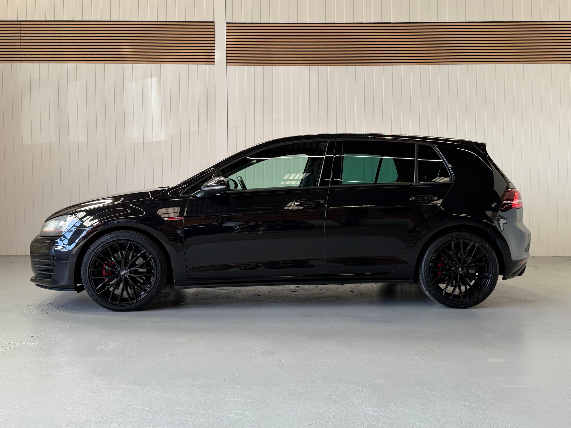 VW Golf 2.0 TSI GTI -frisch ab MFK & Service-image-1