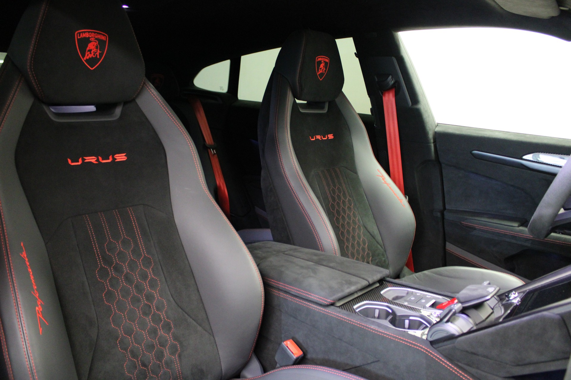 LAMBORGHINI Urus Performante-image-6