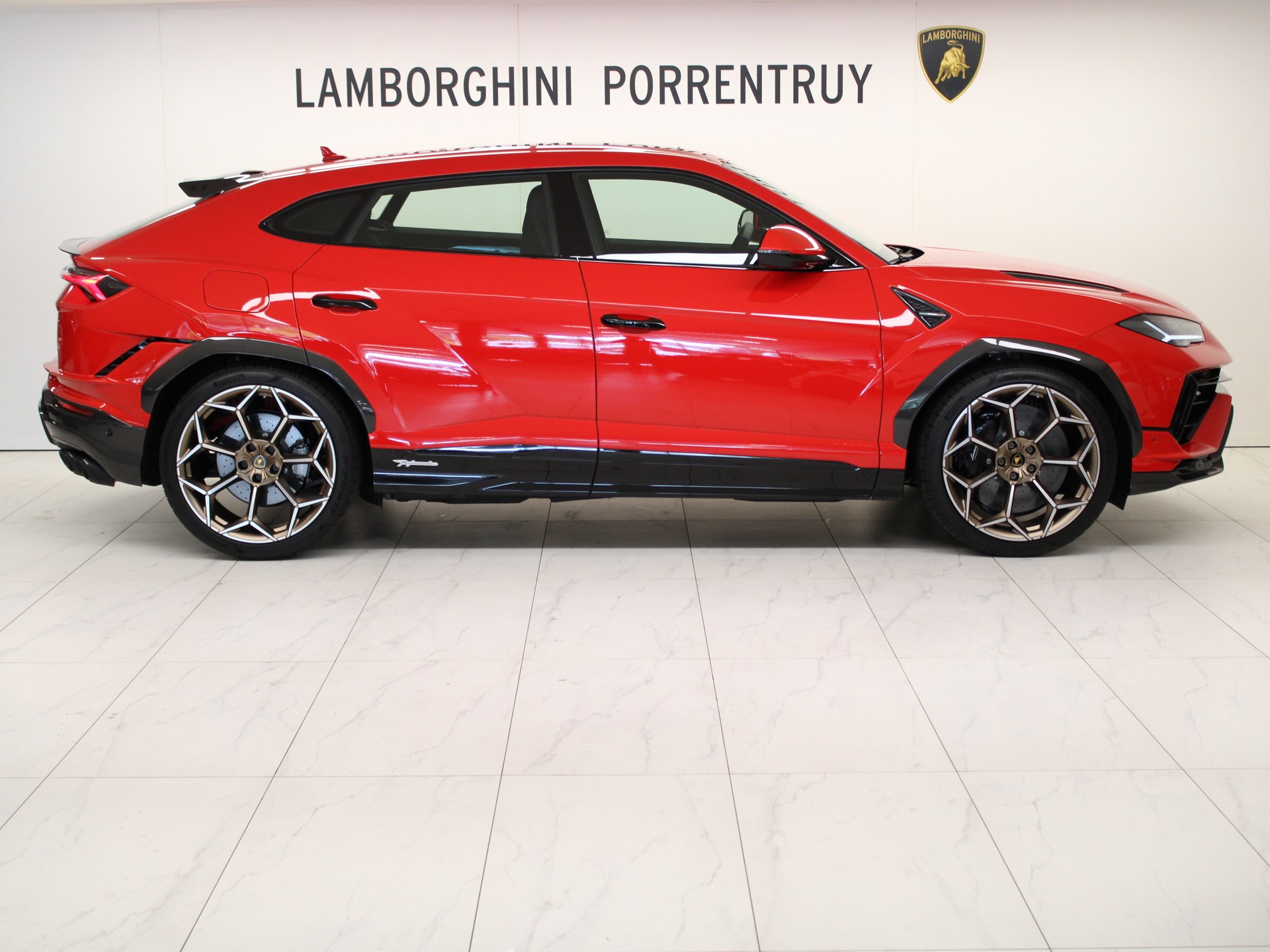 LAMBORGHINI Urus Performante
