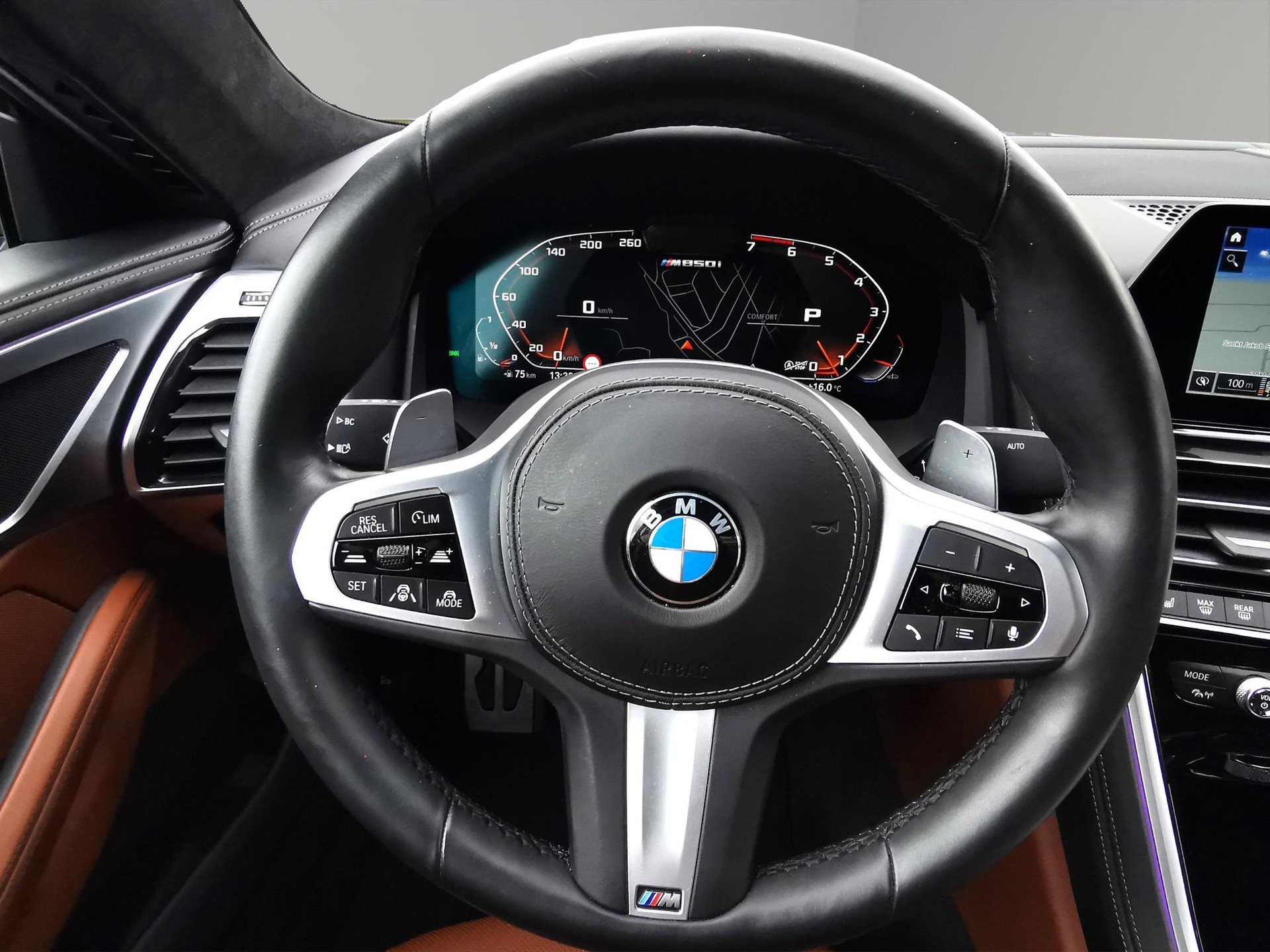 BMW M850i xDrive Coupé-image-4