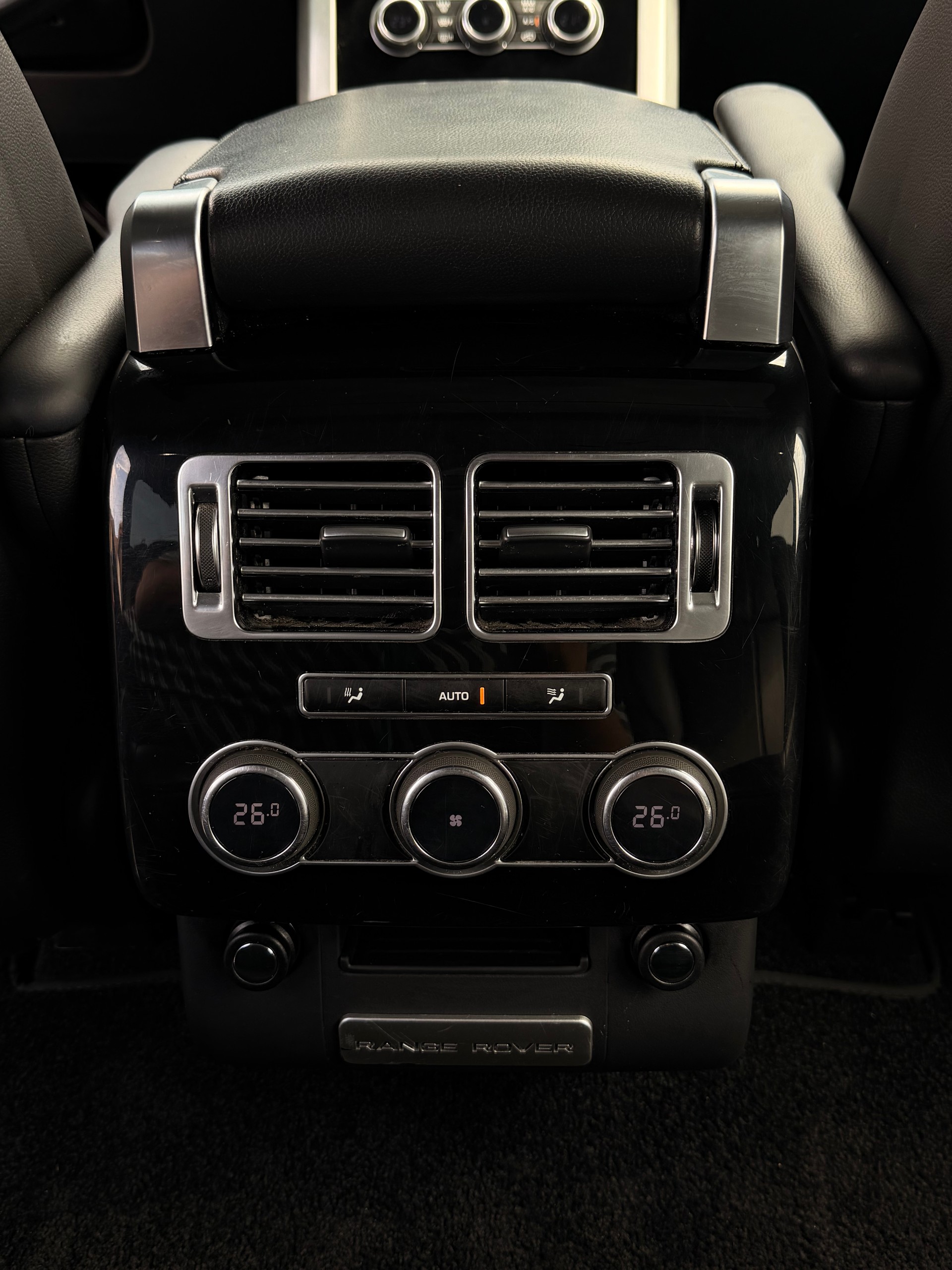 LAND ROVER Range Rover 3.0 TDV6 HSE Automatic-image-23
