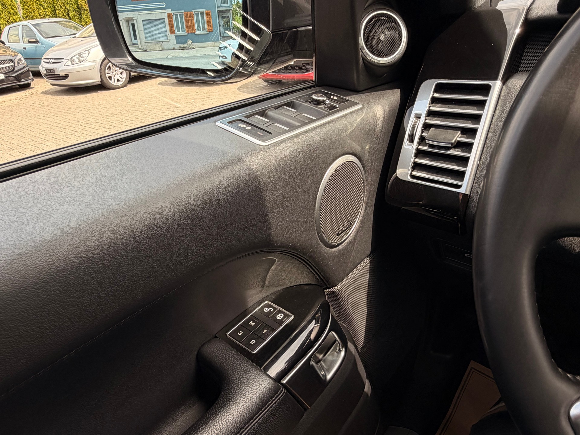 LAND ROVER Range Rover 3.0 TDV6 HSE Automatic-image-16