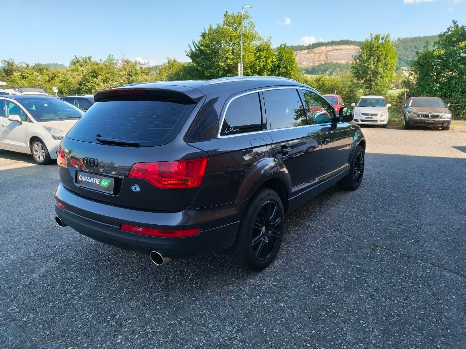 AUDI Q7 3.0 TDI quattro tiptronic-image-11