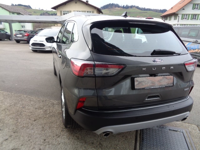 FORD Kuga 2.5 Hybrid Titanium 4x4-image-2