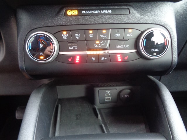 FORD Kuga 2.5 Hybrid Titanium 4x4-image-7