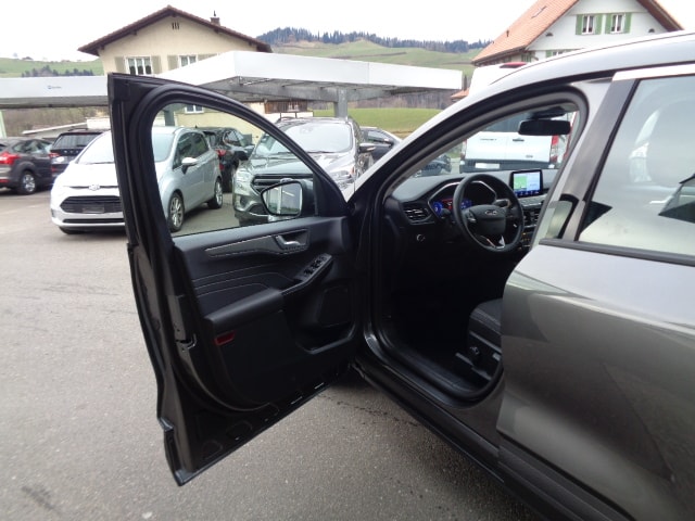 FORD Kuga 2.5 Hybrid Titanium 4x4-image-3