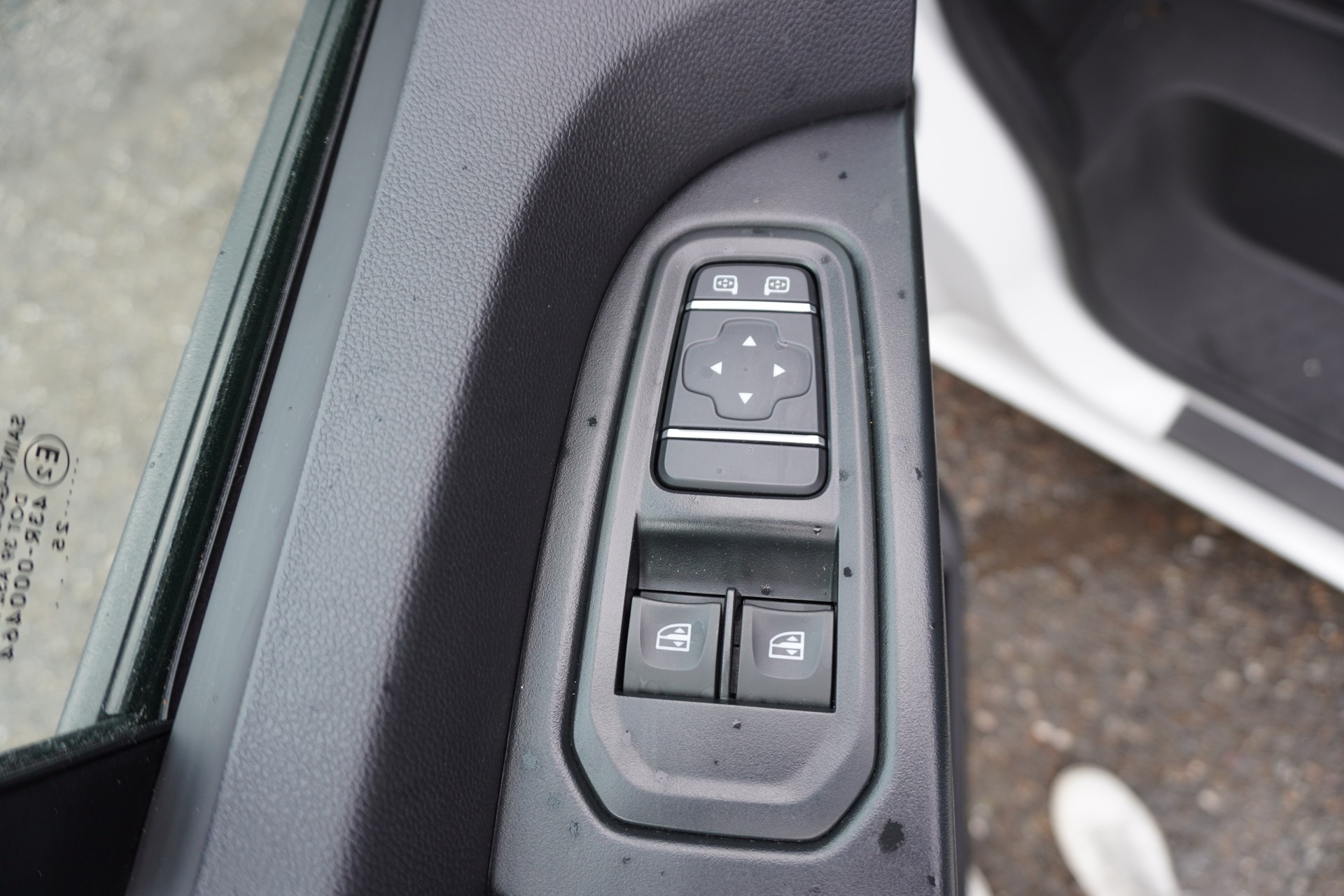 RENAULT Trafic 2.0 Blue dCi110 Advance L2H1 EN 3-PLÄTZER!!!-image-16
