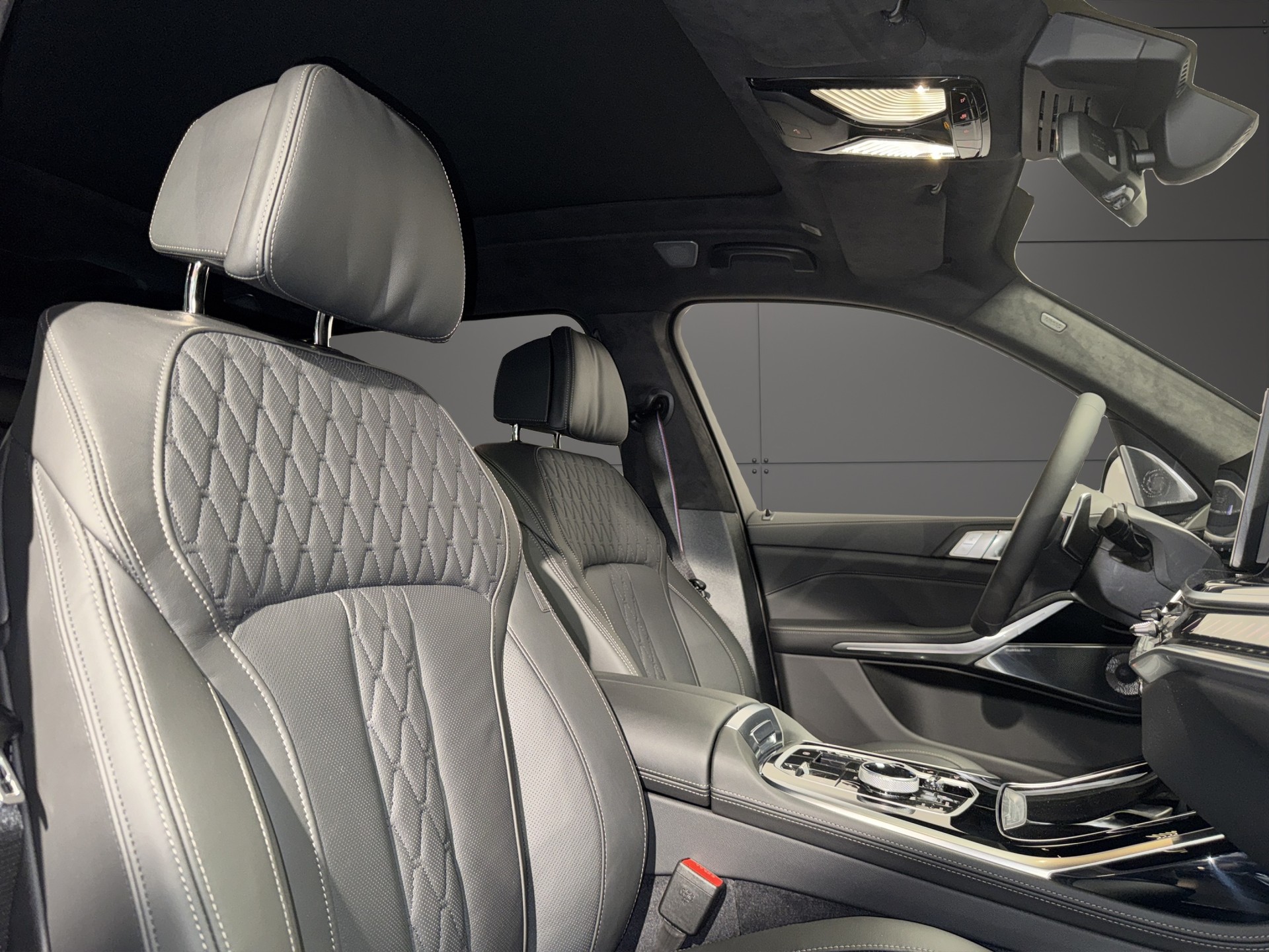 BMW X7 M60i-image-20