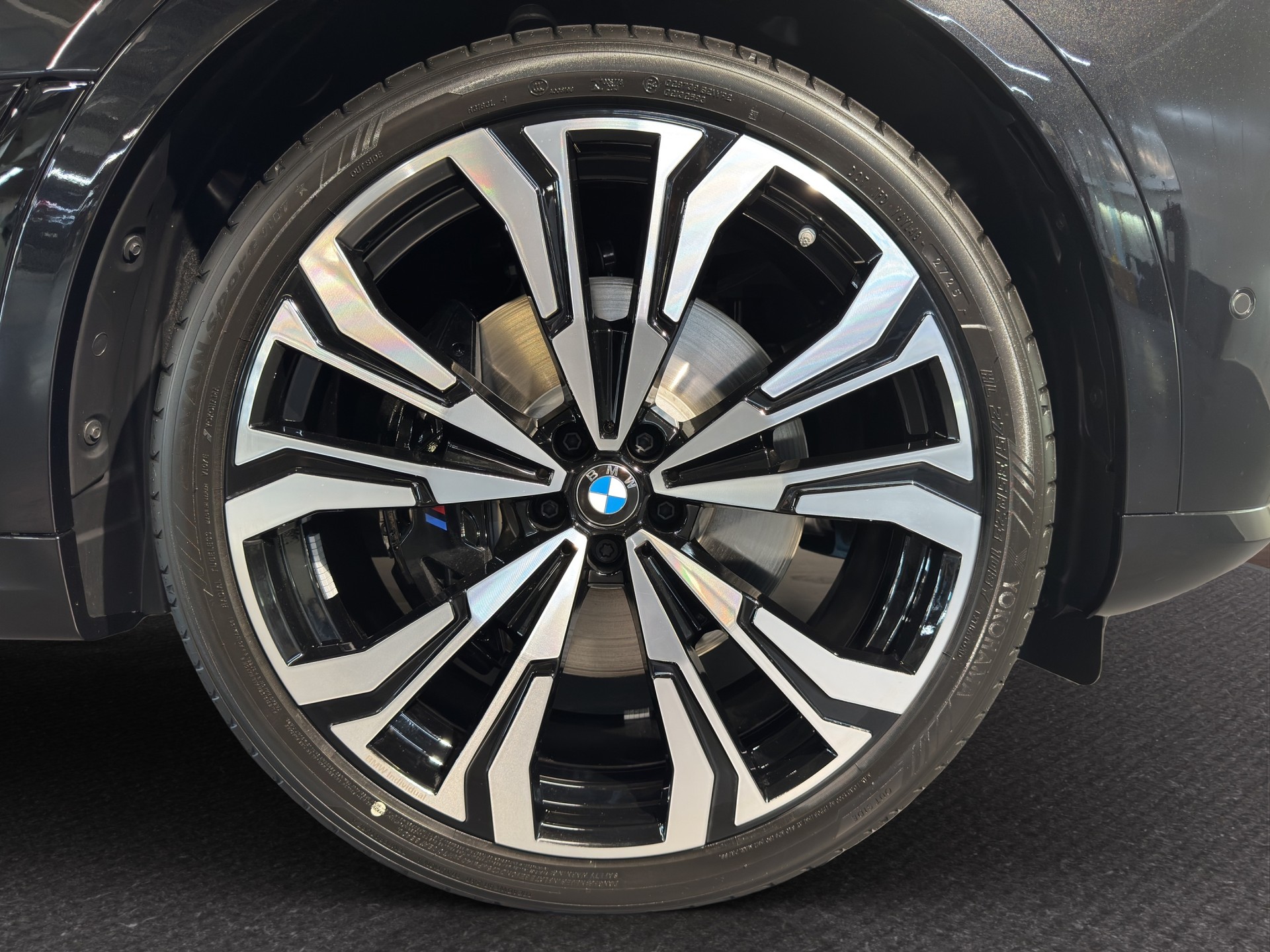BMW X7 M60i-image-14