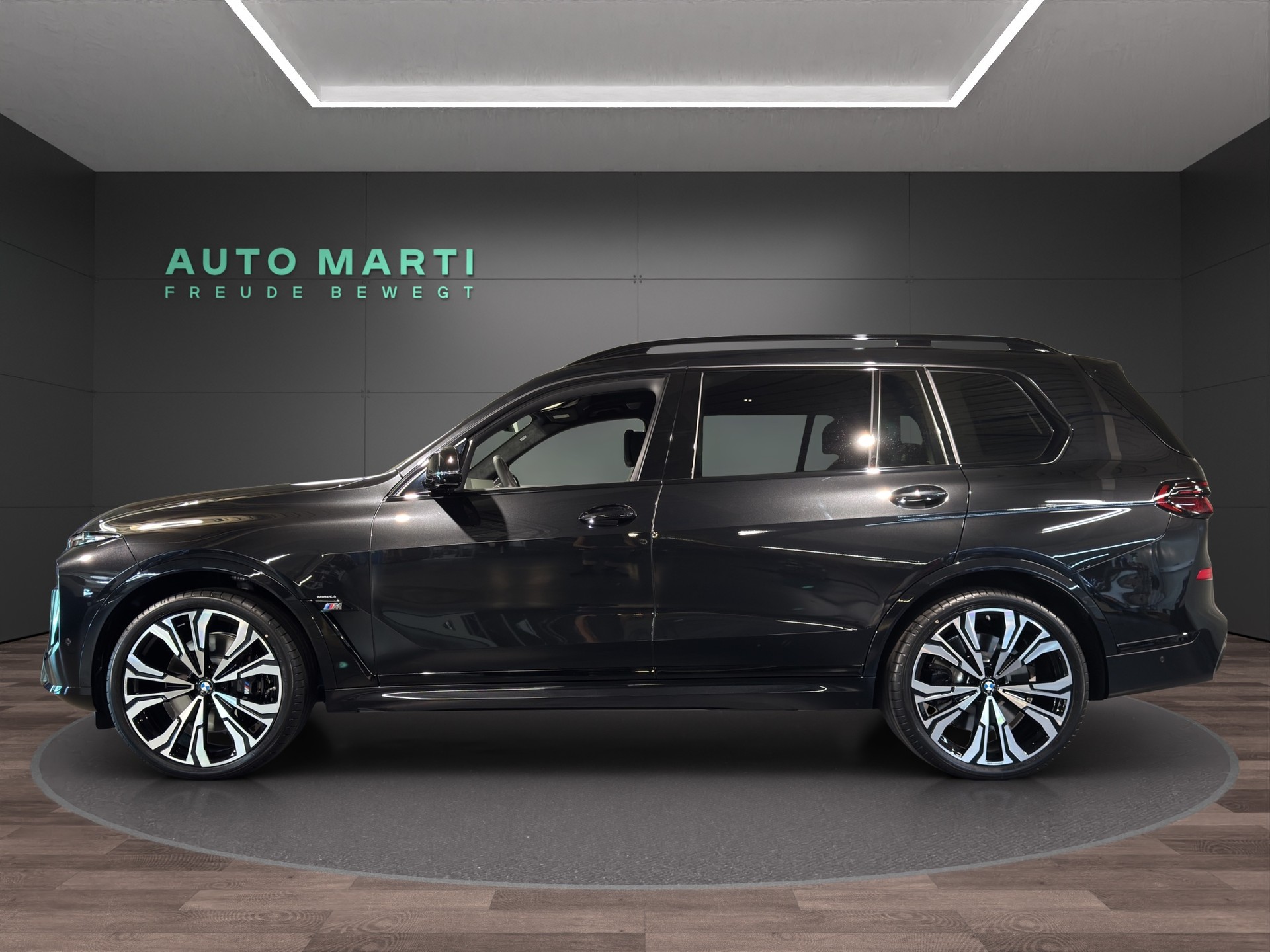 BMW X7 M60i-image-1