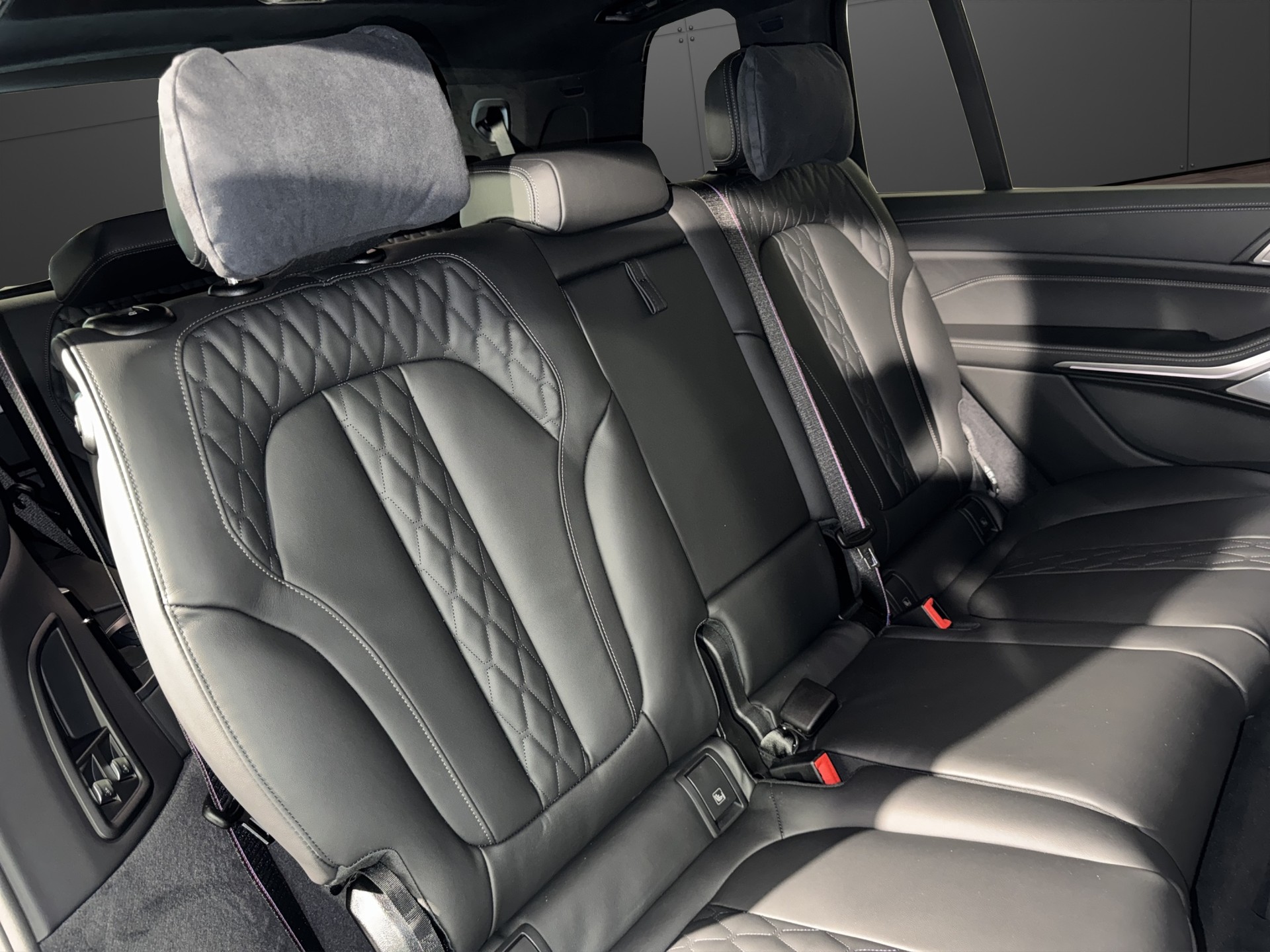 BMW X7 M60i-image-16