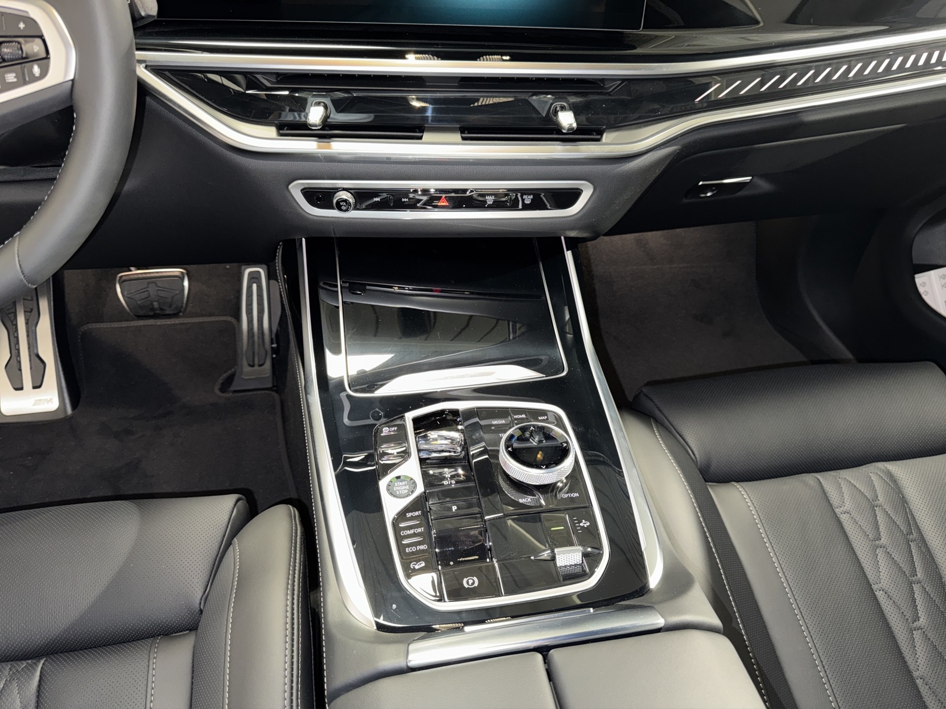 BMW X7 M60i-image-18