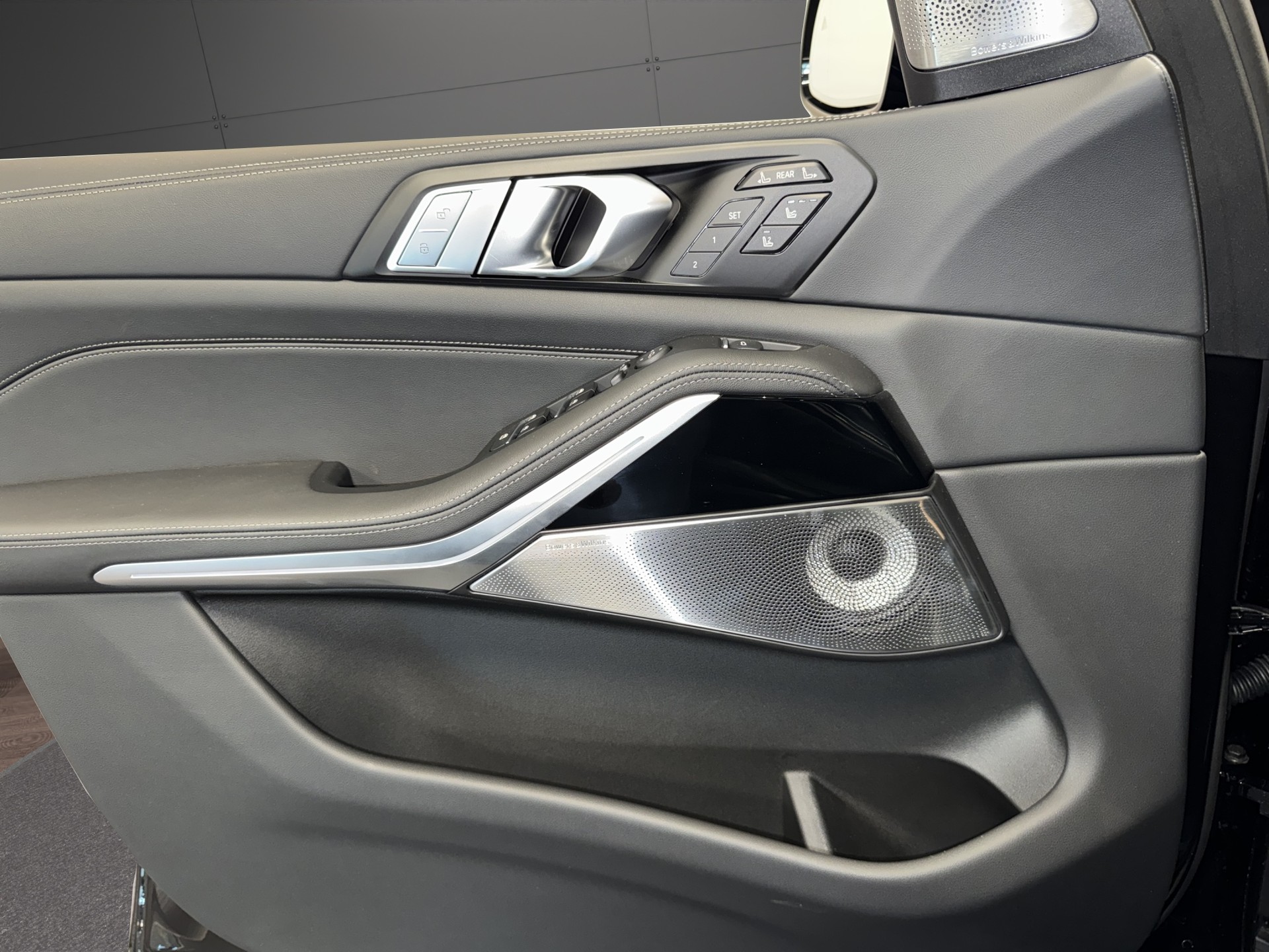 BMW X7 M60i-image-11