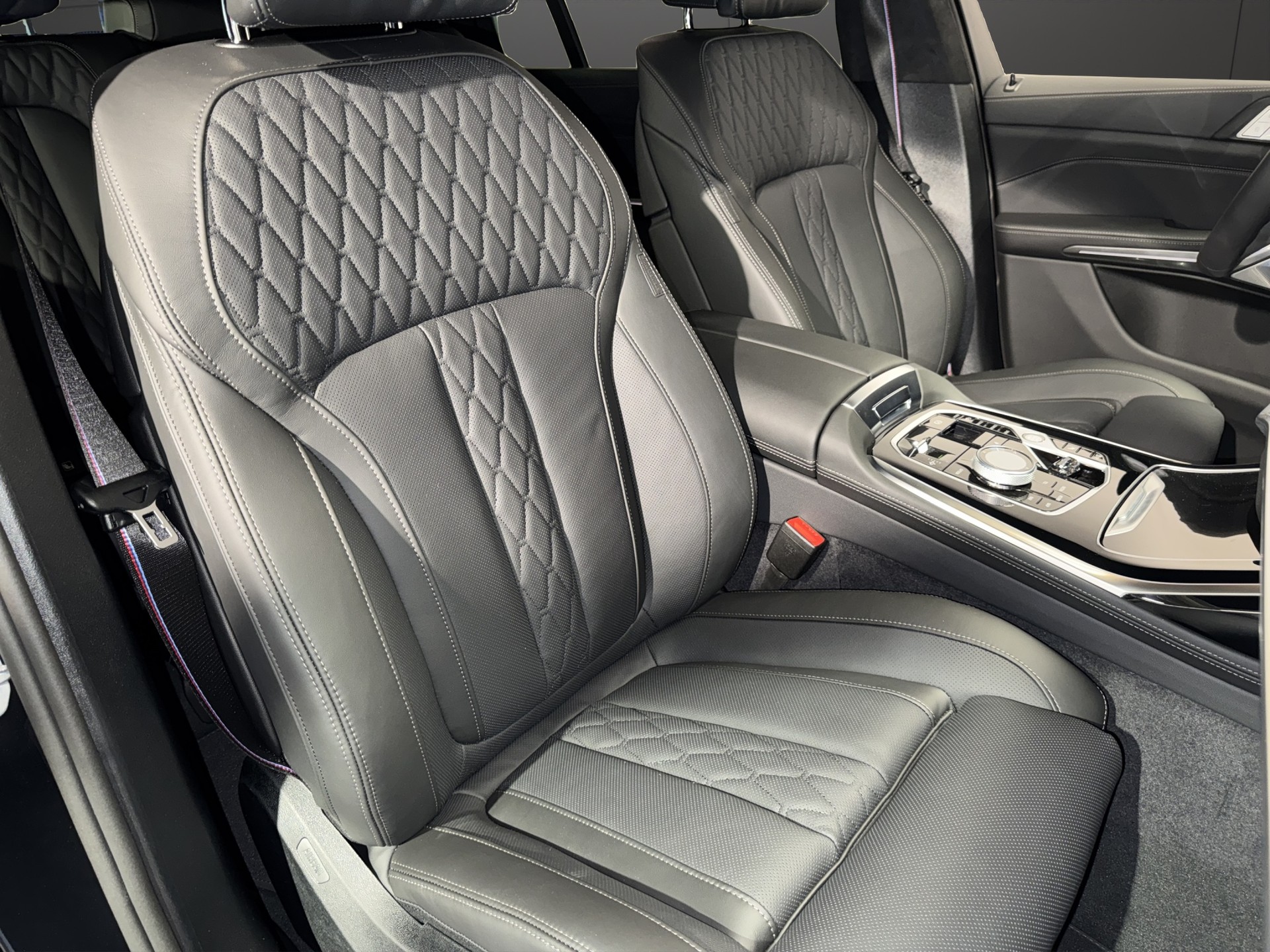 BMW X7 M60i-image-17