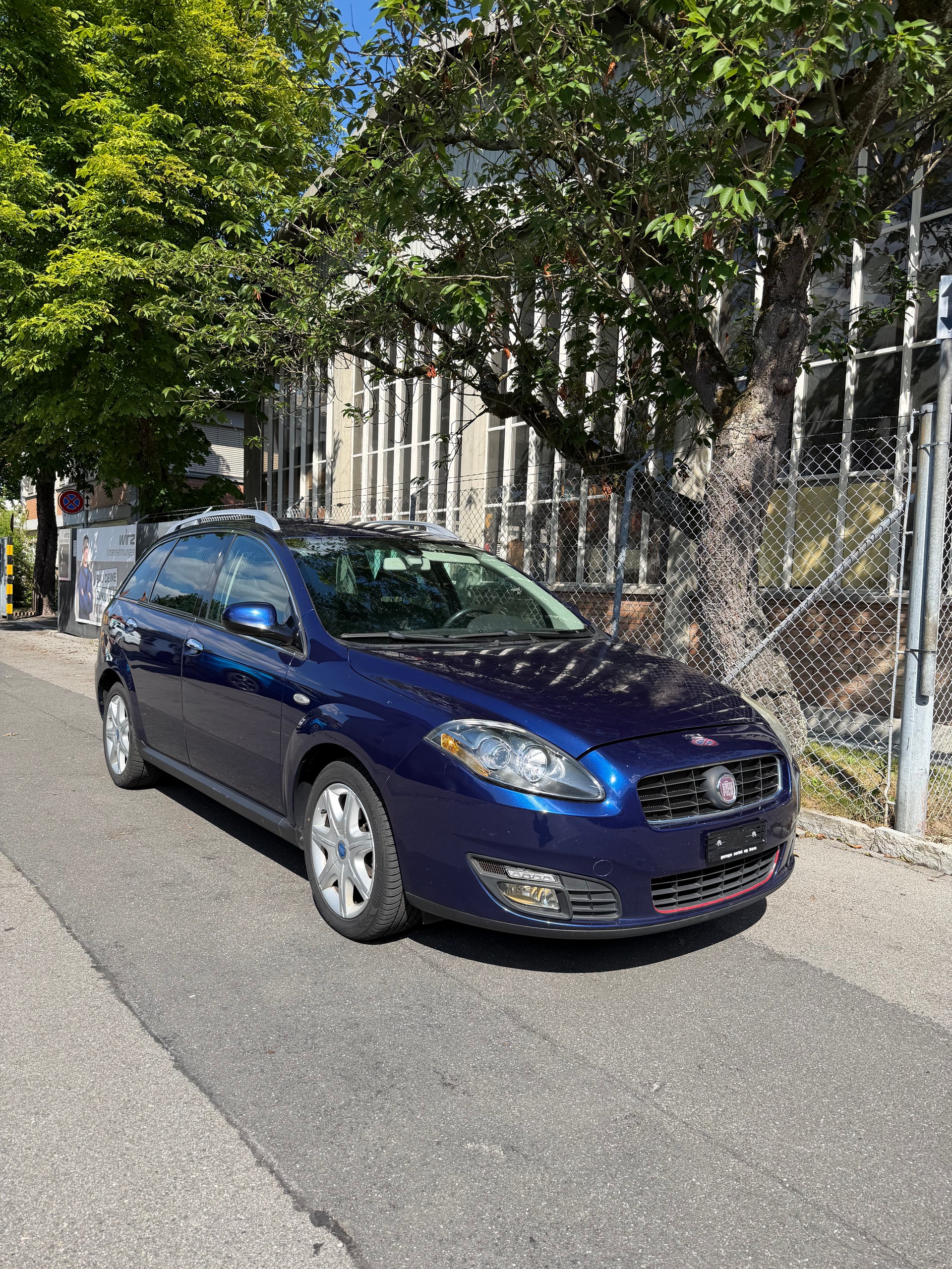 FIAT Croma 2.4 20V JTD Emotion Automatic-image-3