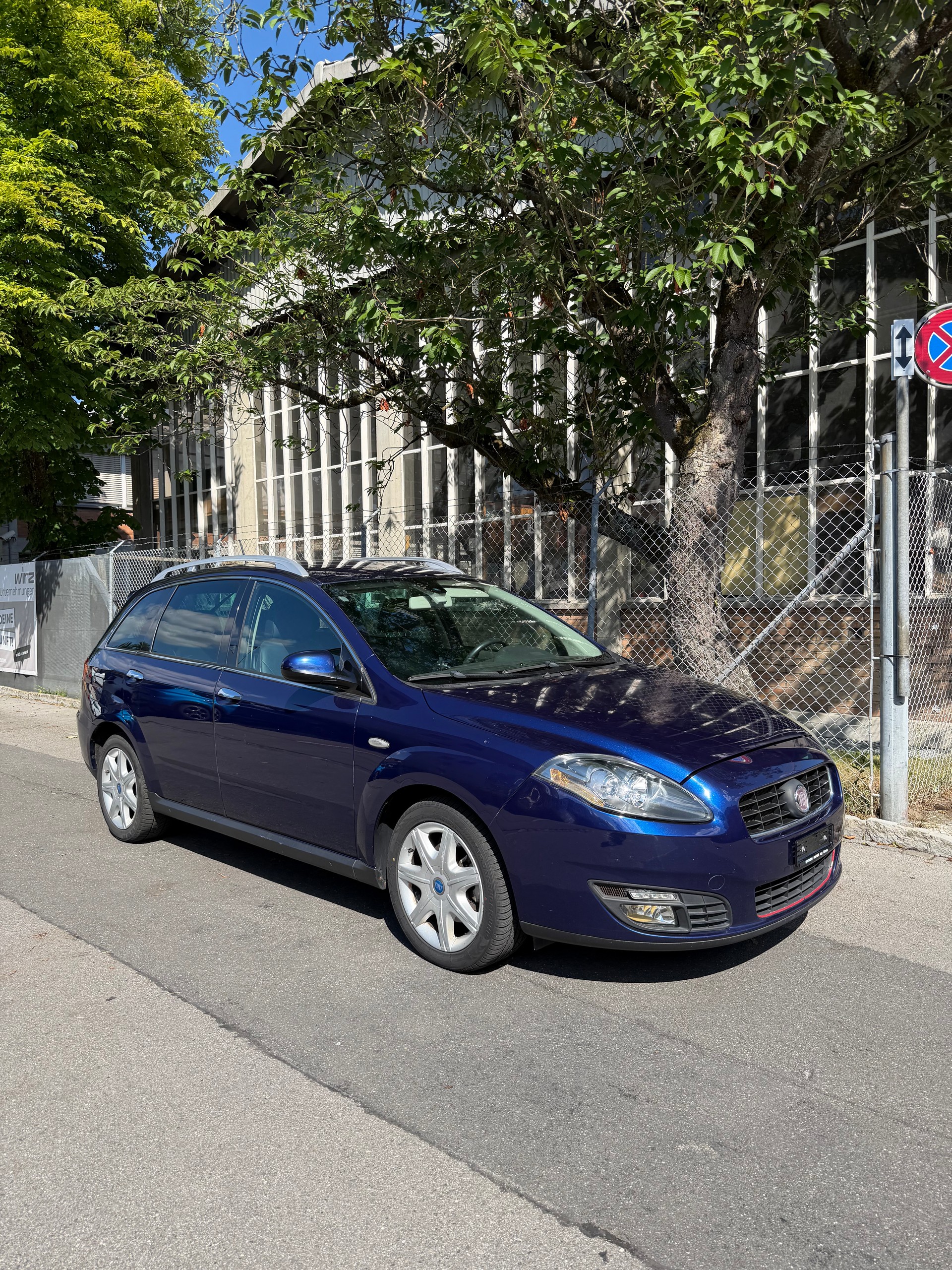 FIAT Croma 2.4 20V JTD Emotion Automatic-image-0