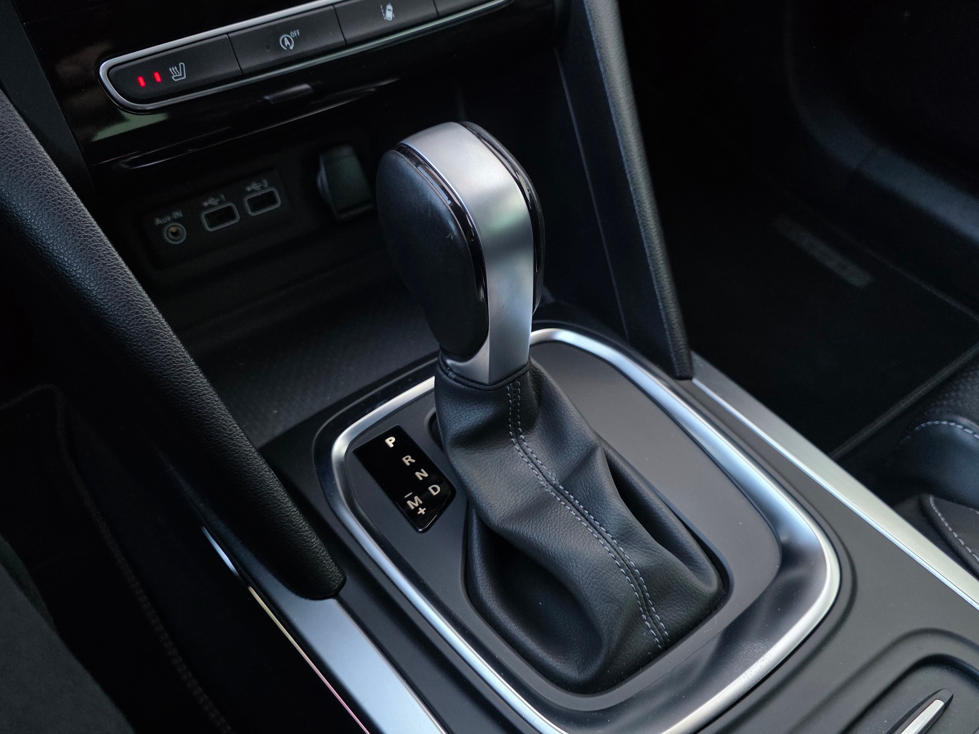 RENAULT Mégane Berline 1.3 16V Turbo Intens EDC-image-12