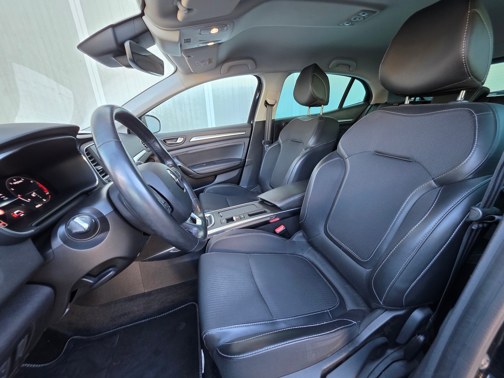 RENAULT Mégane Berline 1.3 16V Turbo Intens EDC-image-7
