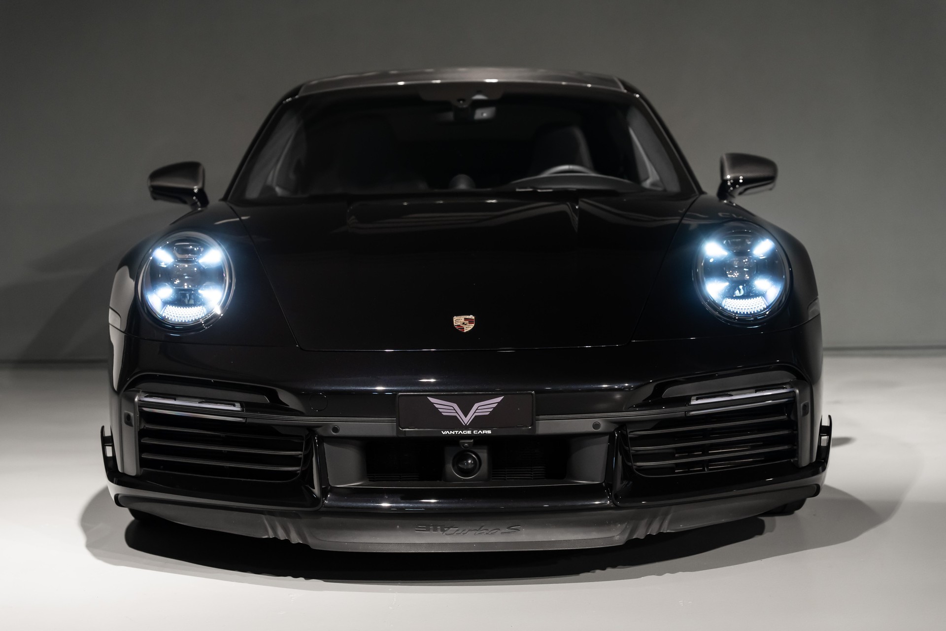 PORSCHE 911 Coupé 3.7 Turbo S PDK Aero-image-8
