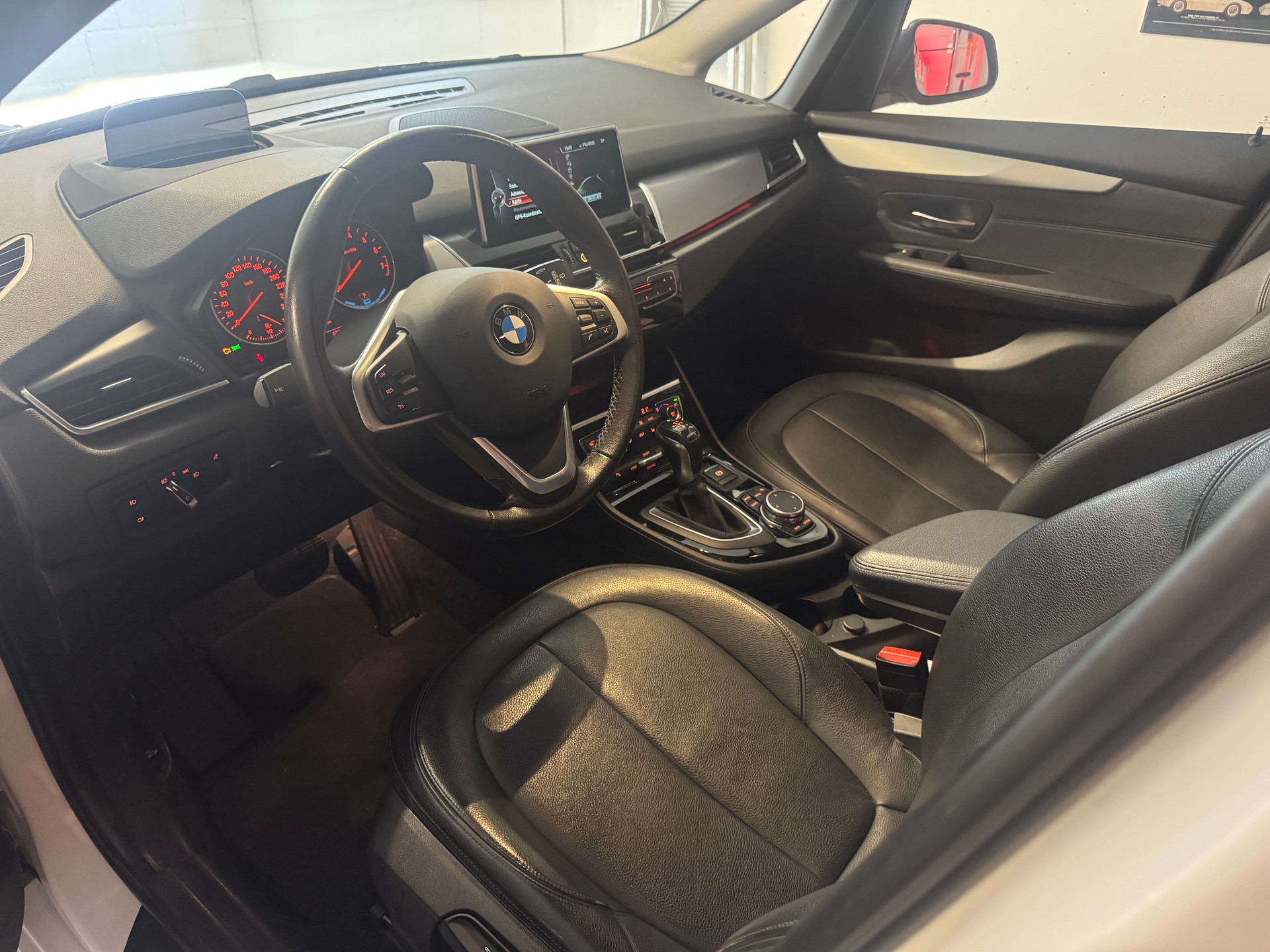 BMW 225xe-image-3